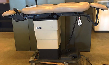 MIDMARK 630 - 004 WORKS PERFECTLY BARRIER FREE UNIVERSAL POWER PROCEDURE TABLE