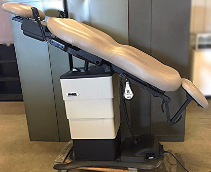 MIDMARK 630 - 004 WORKS PERFECTLY BARRIER FREE UNIVERSAL POWER PROCEDURE TABLE