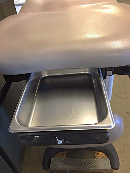 MIDMARK 630 - 004 WORKS PERFECTLY BARRIER FREE UNIVERSAL POWER PROCEDURE TABLE