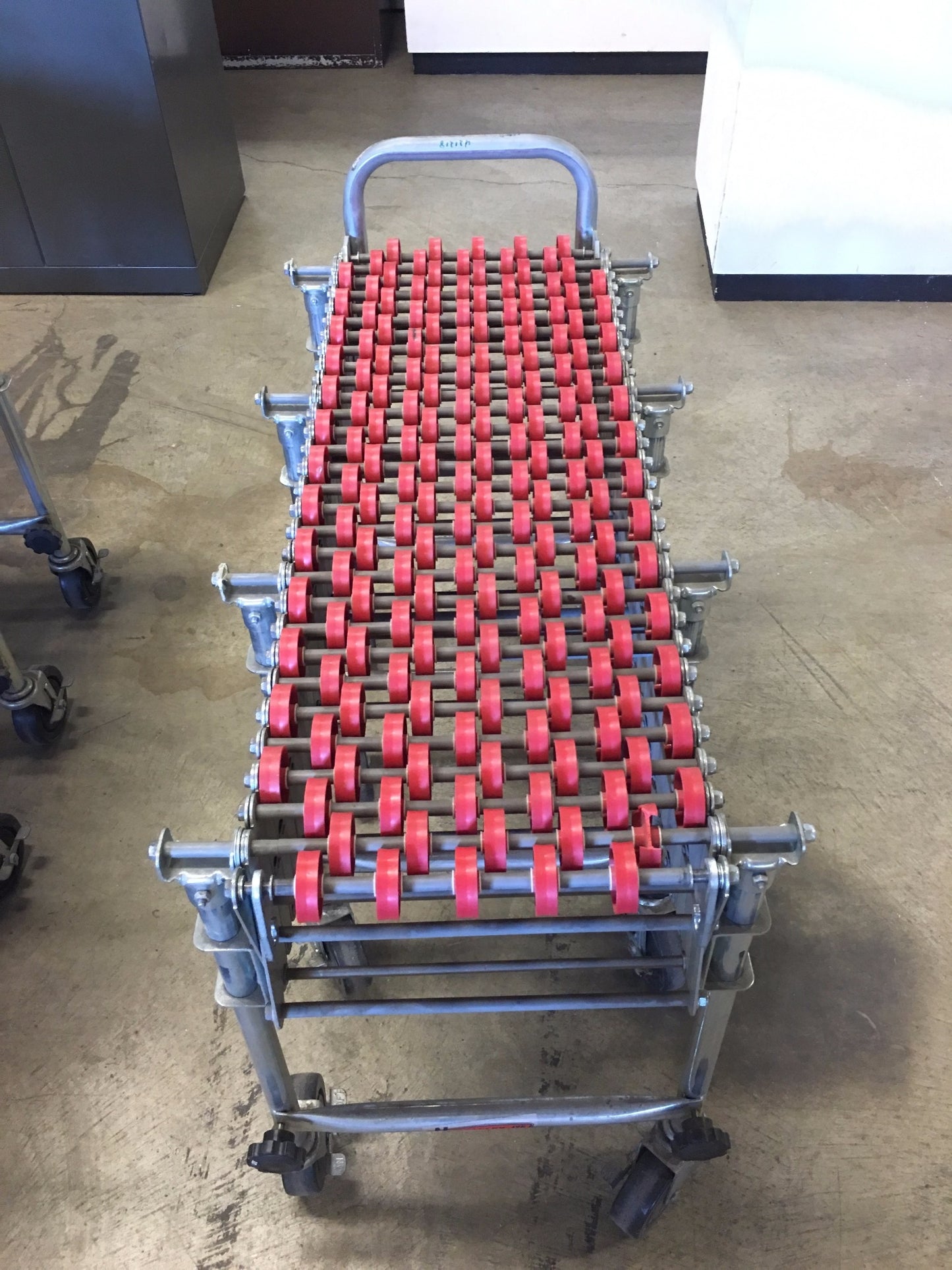 41 FEET of NESTAFLEX - 175 EXPANDABLE FLEXIBLE PORTABLE CONVEYOR BELT