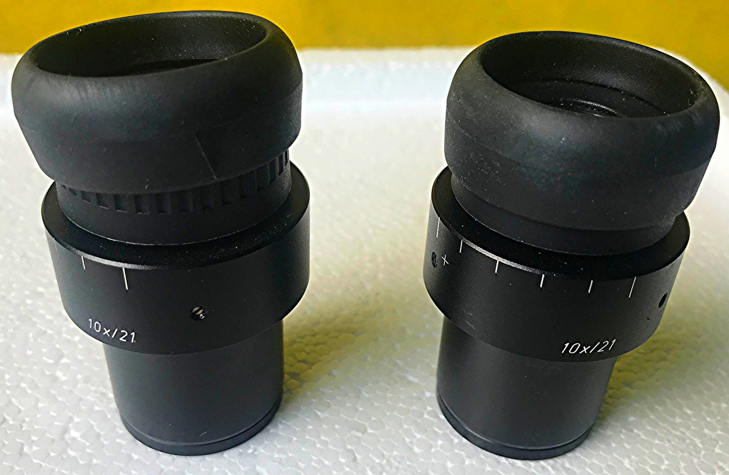 PAIR of LEICA 10 x 21 EYEPIECEs for MICROSCOPE 100% EXCELLENT CONDITION FREESHIP