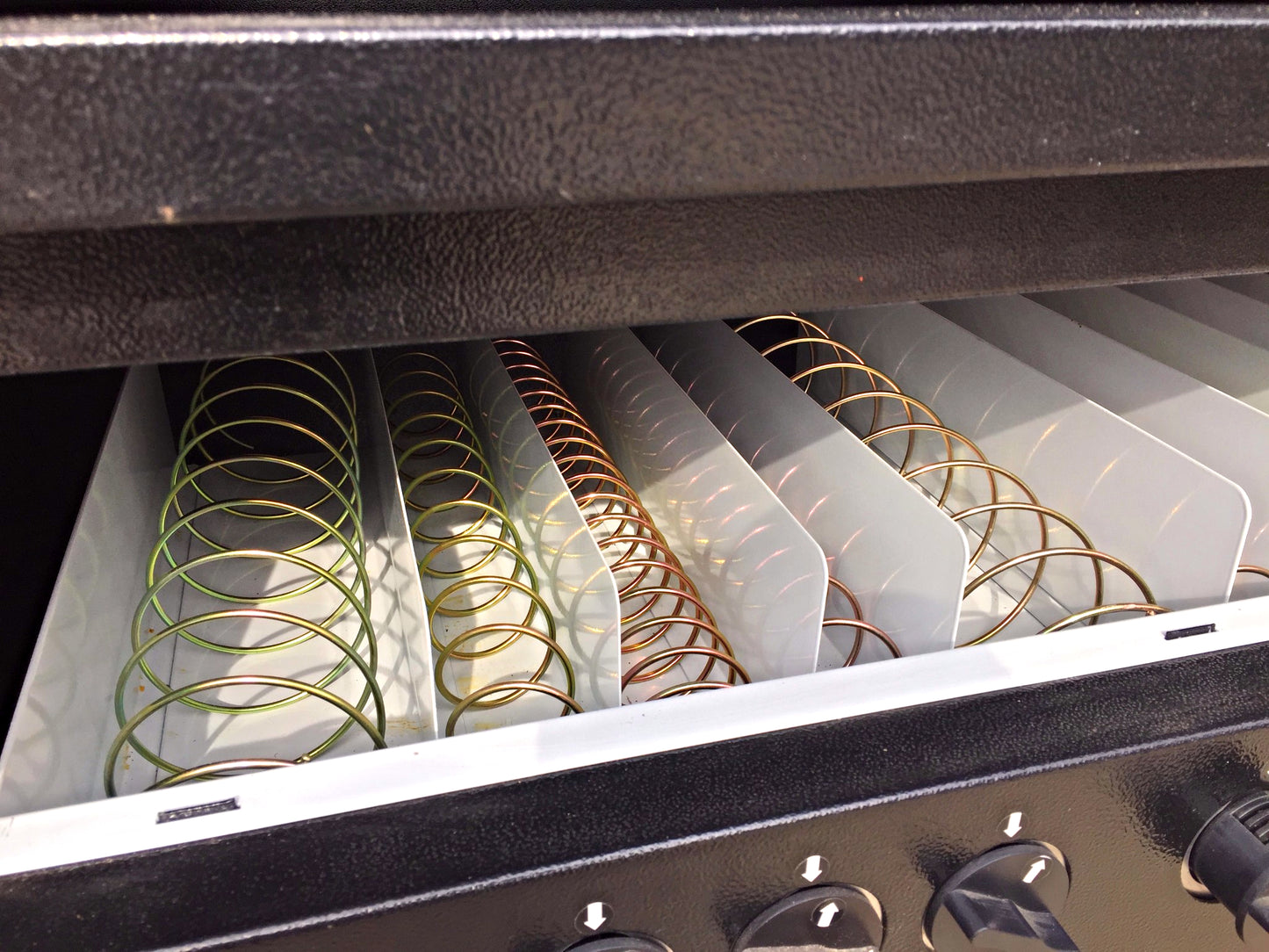 SNACKMATE VM-200 MECHANICAL CANDY COIN SNACK MATE VENDING MACHINE FREE SHIP