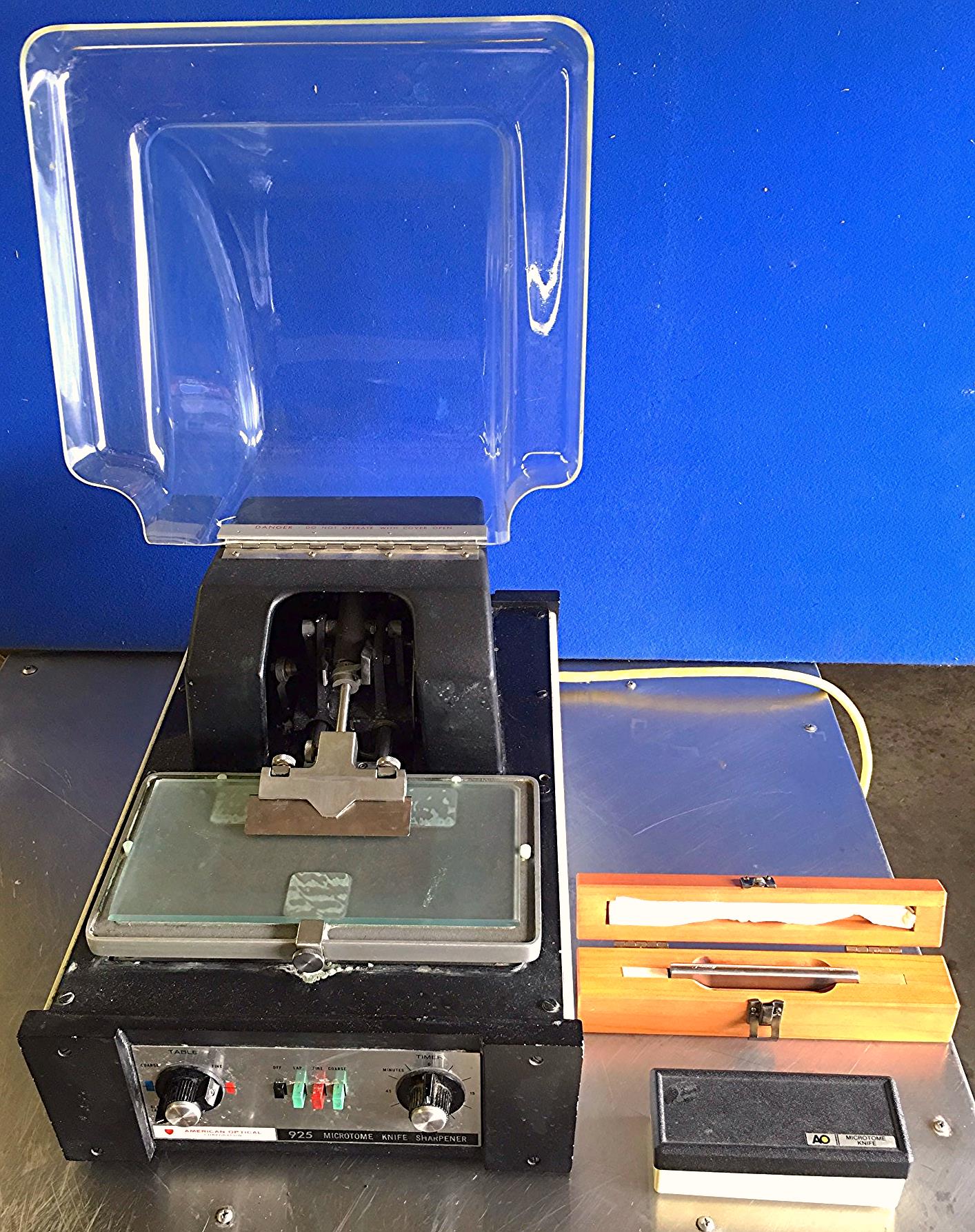 AMERICAN OPTICAL 925 MICROTOME KNIFE SHARPENER + 2 Knives WATCH VIDEO FREE SHIP