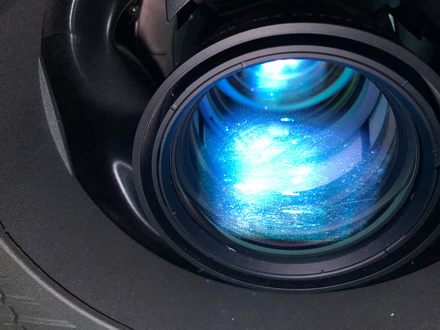 CHRISTIE DS+8K  3-LCD XGA PROJECTOR 230hours REMOTE & MOUNT WATCH VIDEO FREESHIP