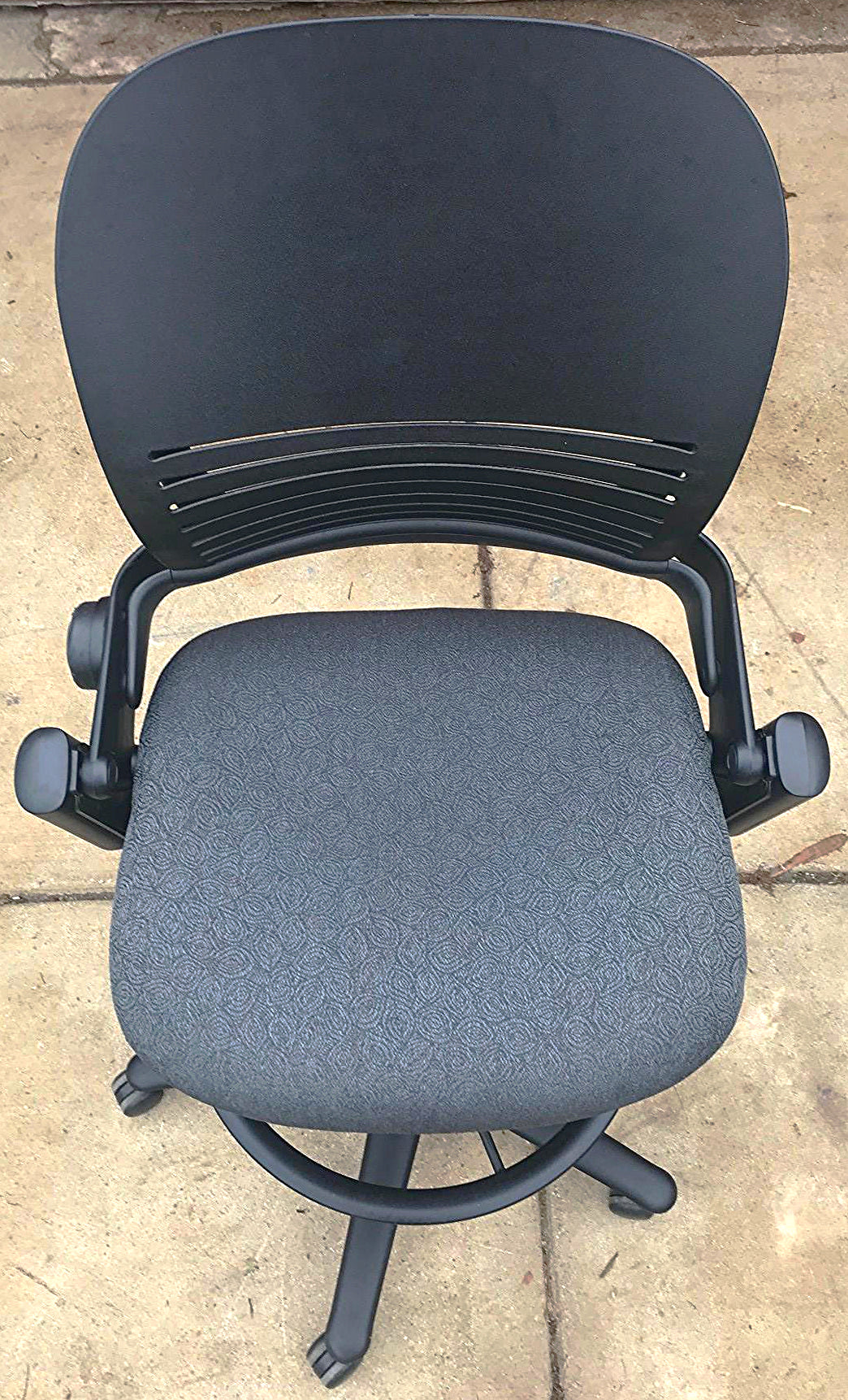 PAIR OF STEELCASE LEAP 462 MODEL 46272049 STOOL BLACK FREE SHIP