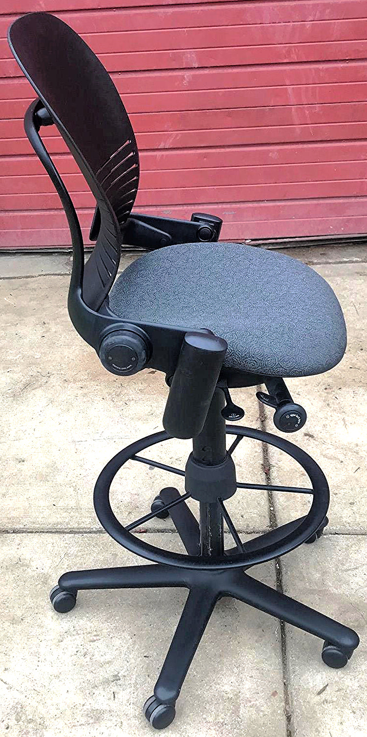 PAIR OF STEELCASE LEAP 462 MODEL 46272049 STOOL BLACK FREE SHIP