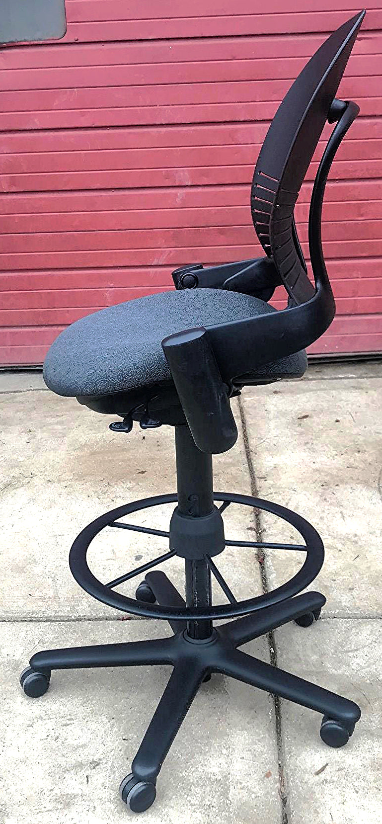 PAIR OF STEELCASE LEAP 462 MODEL 46272049 STOOL BLACK FREE SHIP