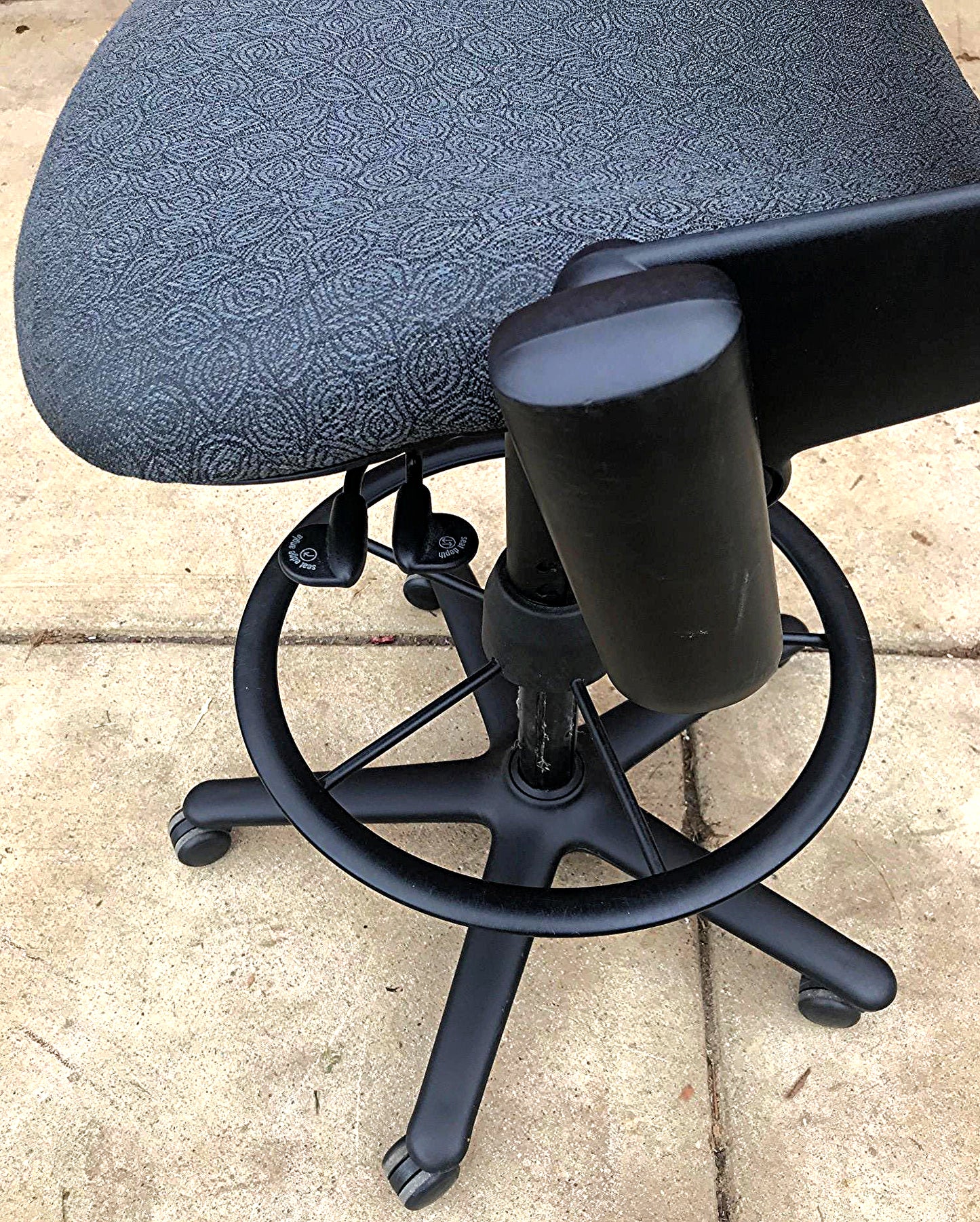 PAIR OF STEELCASE LEAP 462 MODEL 46272049 STOOL BLACK FREE SHIP