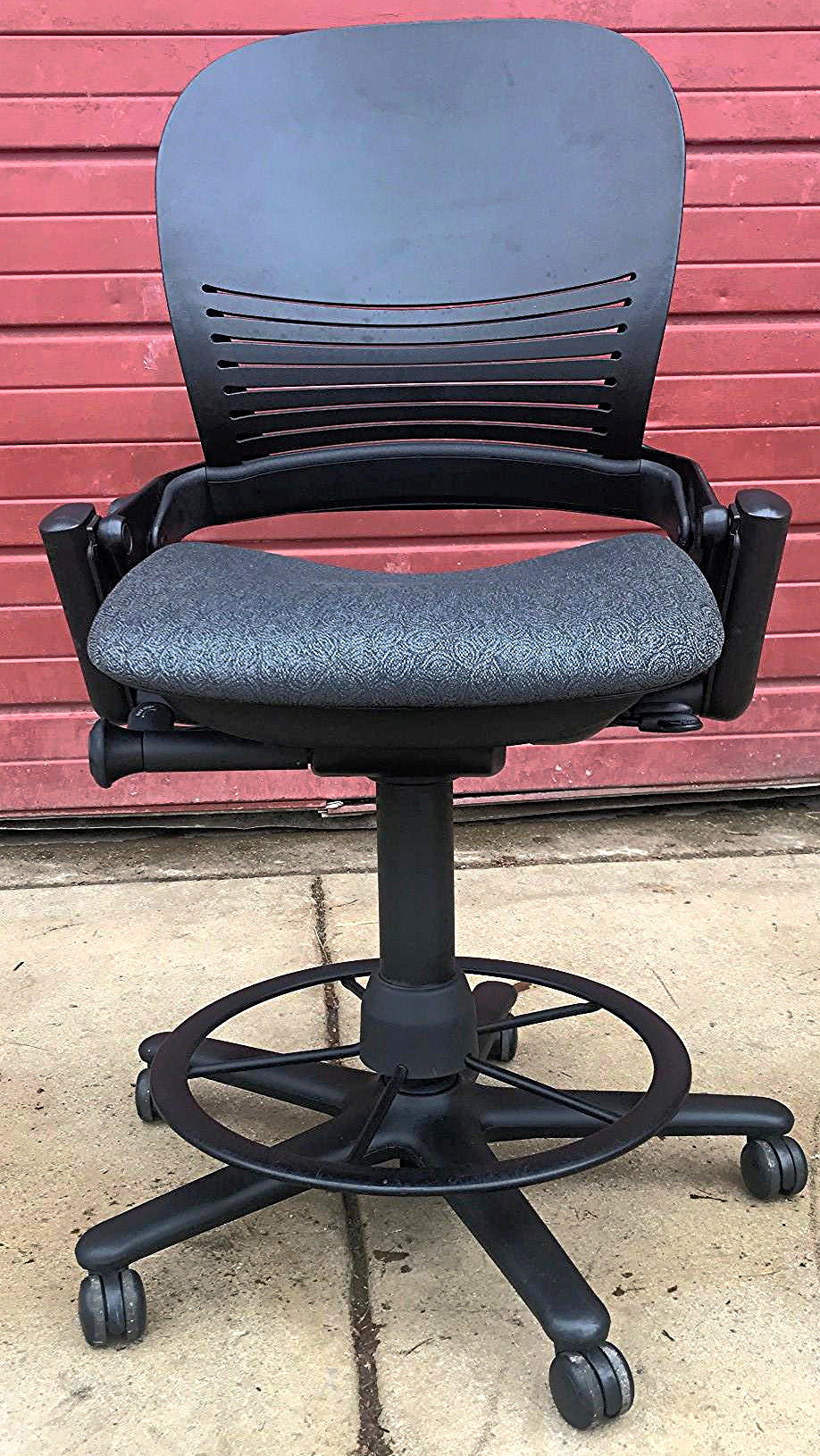 PAIR OF STEELCASE LEAP 462 MODEL 46272049 STOOL BLACK FREE SHIP