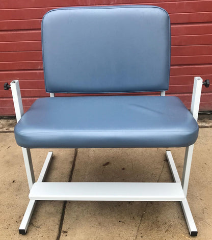 BARIATRIC PHLEBOTOMY BLOOD DRAW CHAIR CUSTOM COMFORT MEDTEK FOOT REST FREE SHIP