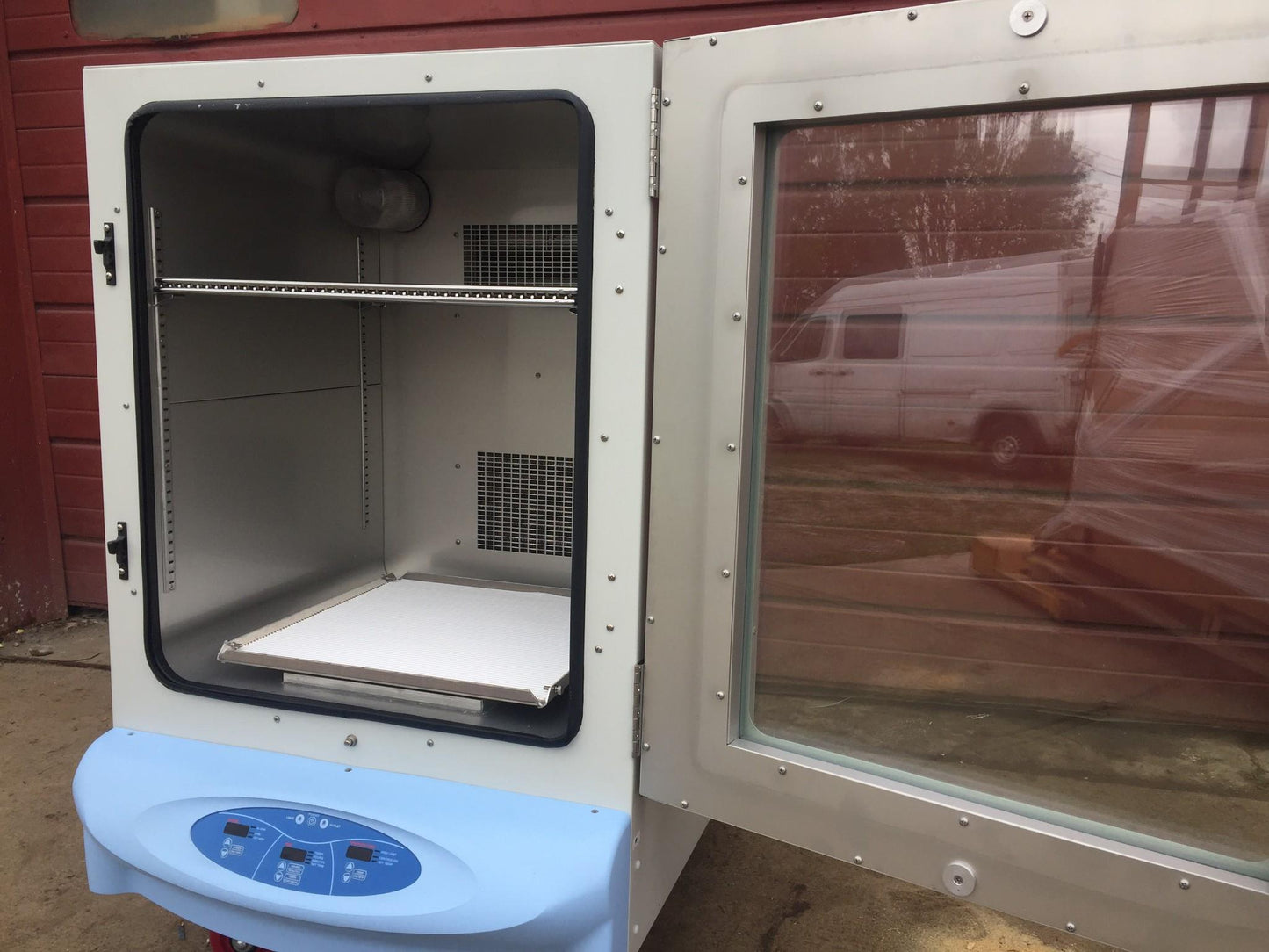 THERMO SCIENTIFIC MaxQ6000 REFRIGERATED ORBITAL SHAKER STACKABLE INCUBATOR FREES