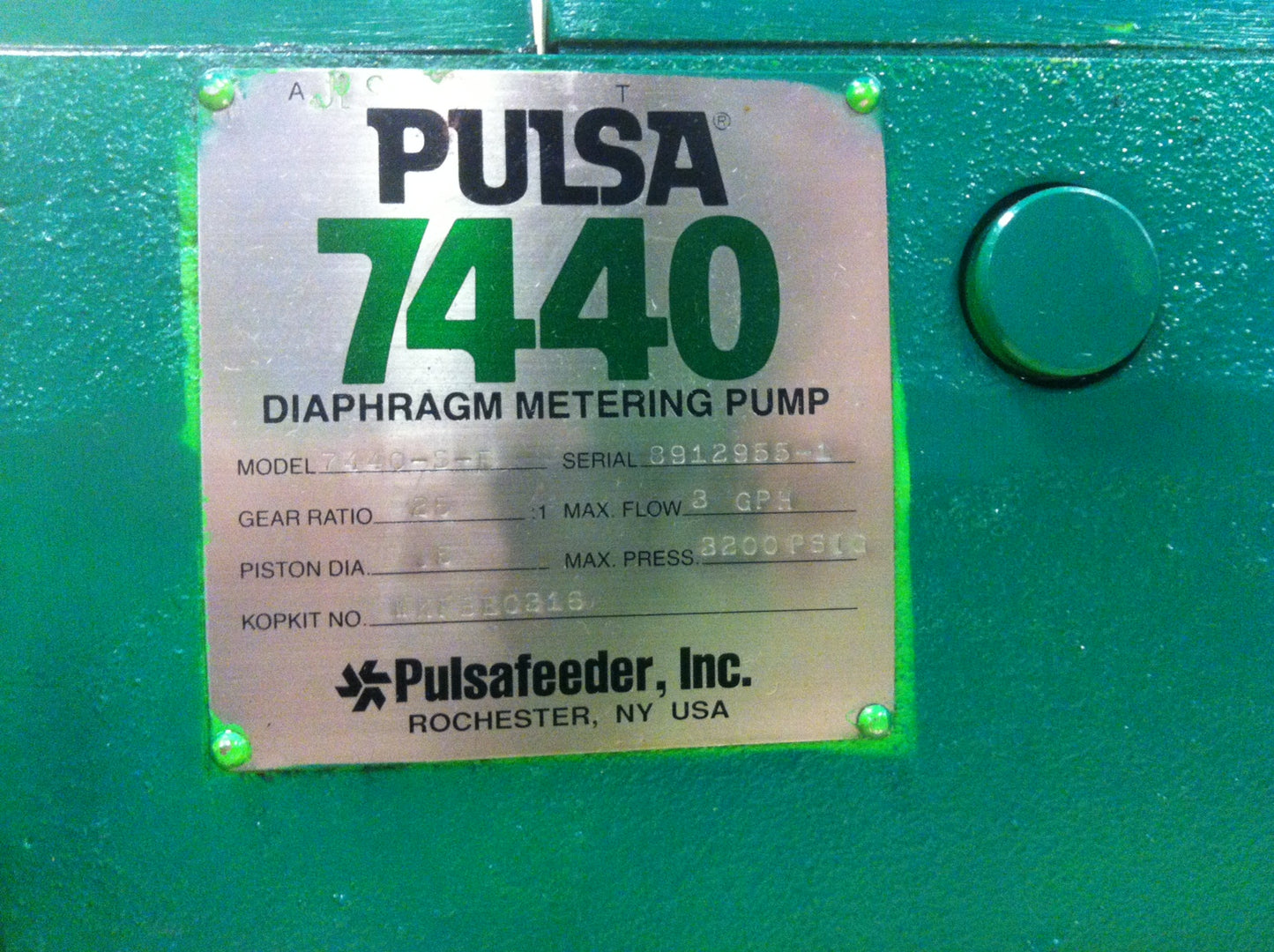 Lot 3 PULSA 7440 SERIES PULSAFEEDER DIAPHRAGM METERING PUMP s