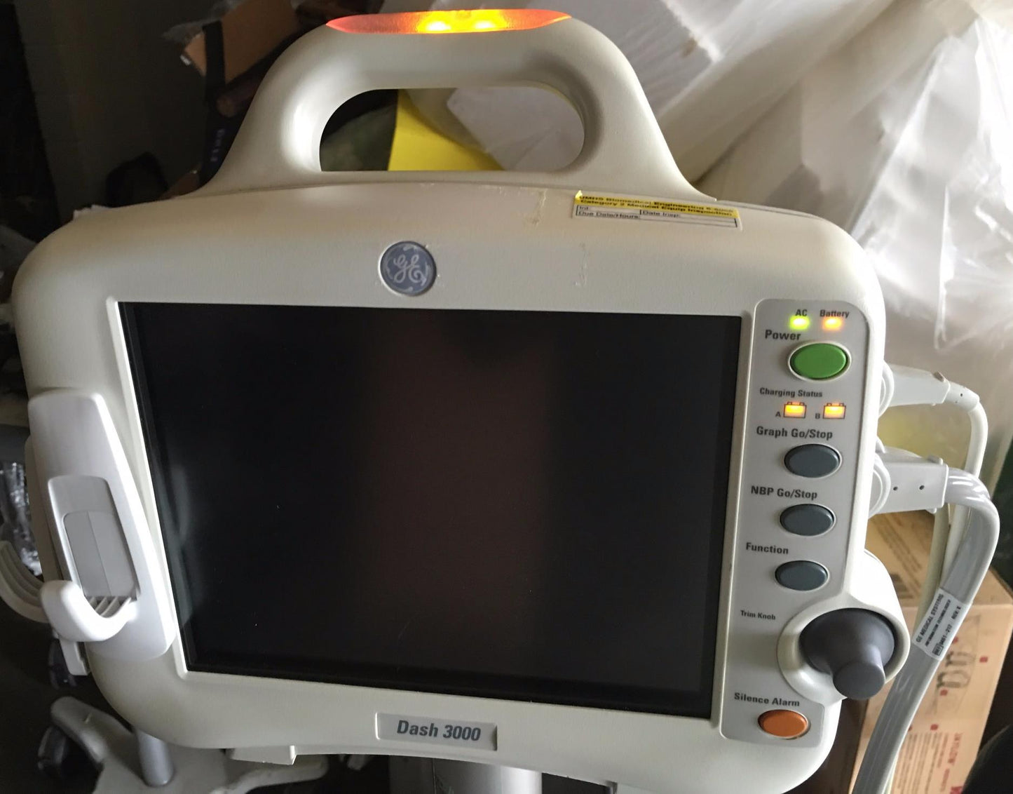 GE DASH 3000 Vital Signs Monitor & STAND LEADS CUFF OXIMETER PRINTER WATCHVIDEO