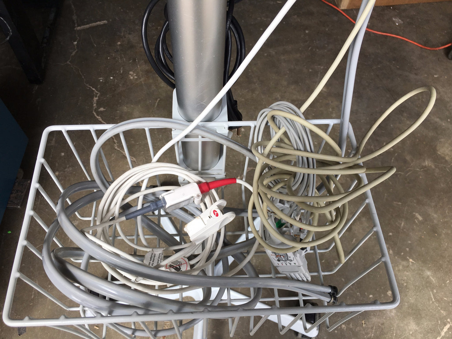 GE DASH 3000 Vital Signs Monitor & STAND LEADS CUFF OXIMETER PRINTER WATCHVIDEO