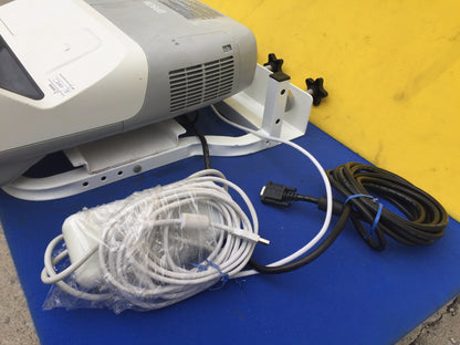 EPSON BRIGHTLINK 455WI Interactive LCD Projector 2500 lumens w COPERNICUS MOUNT