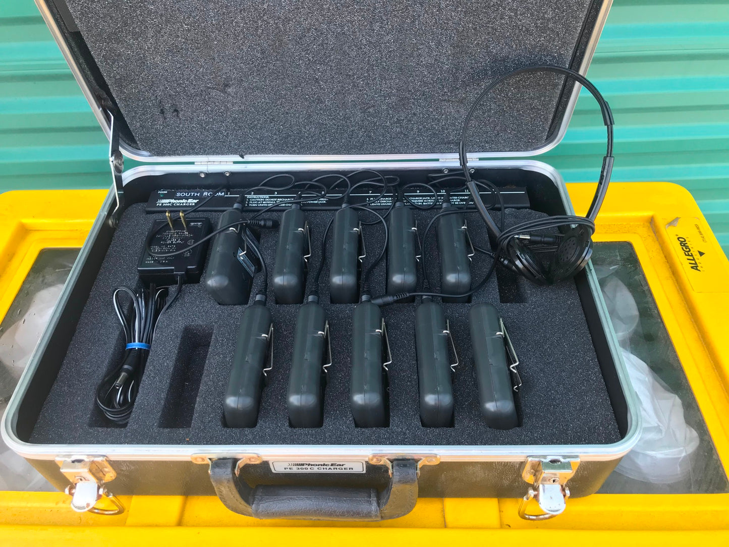 10 EASY LISTENER PHONIC EAR PE 300R FM RECEIVER & 300C CHARGER CASE FREESHIPPING