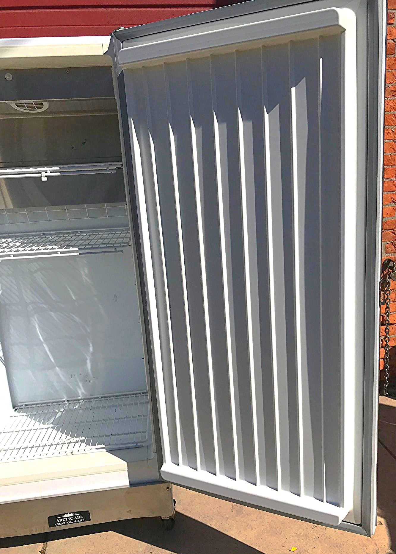 FRIGIDAIRE F22CW11 22'CUBIC FEET COMMERCIAL LAB FREEZER TESTED PERFECT FREESHIP