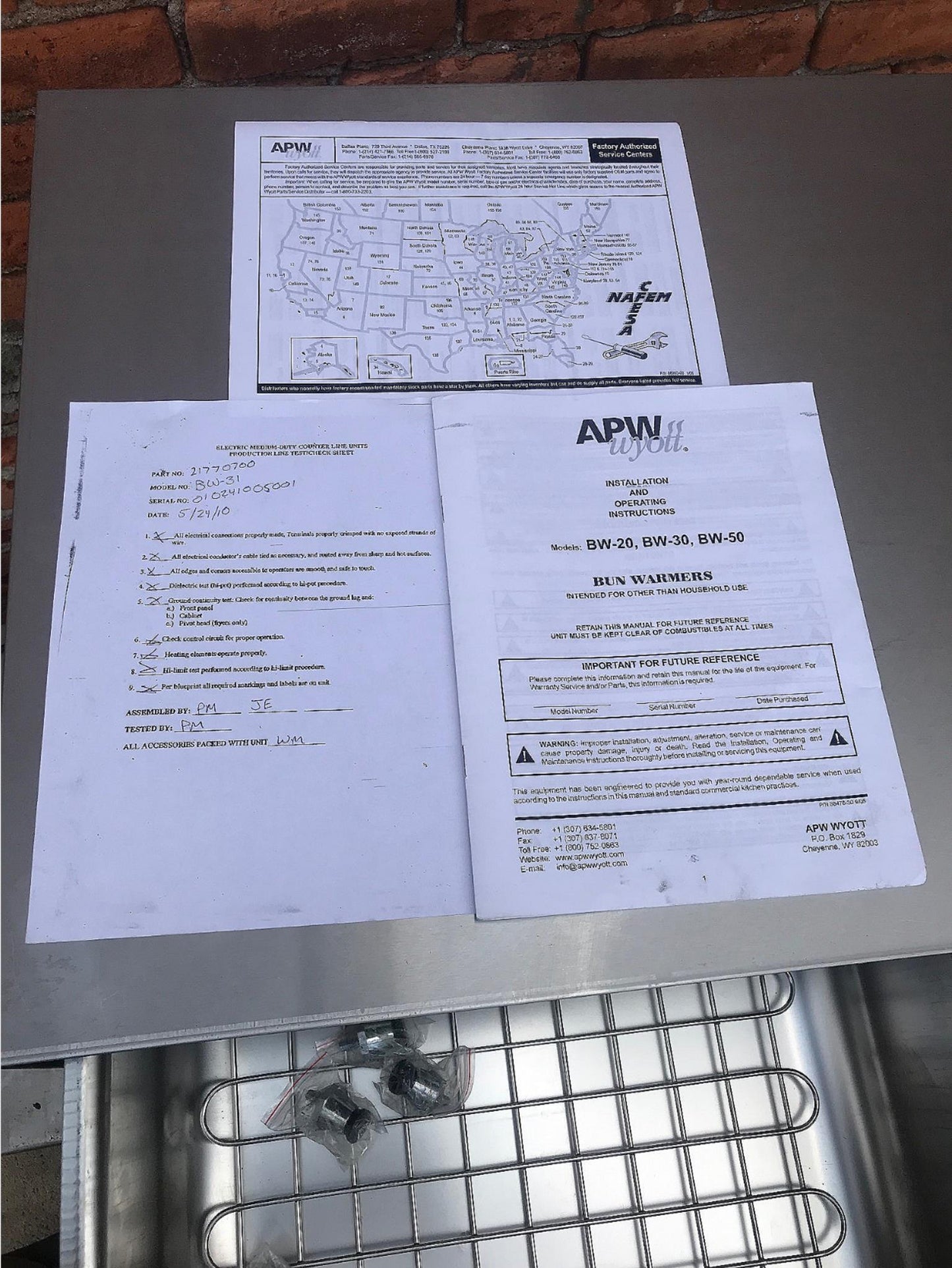 BRAND NEW APW WYOTT BW-31 BUNN WARMER & MANUAL FREE CONTINENTAL USA SHIPPING