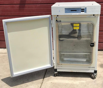 FORMA 3110 CO2 JACKETED INCUBATOR EXCELLENT CONDITION 90 DAY WARRANTY FREE SHIP