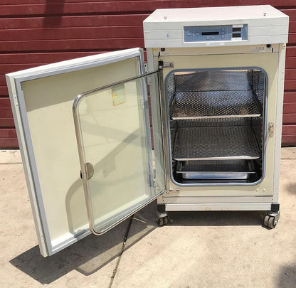 FORMA 3110 CO2 JACKETED INCUBATOR EXCELLENT CONDITION 90 DAY WARRANTY FREE SHIP