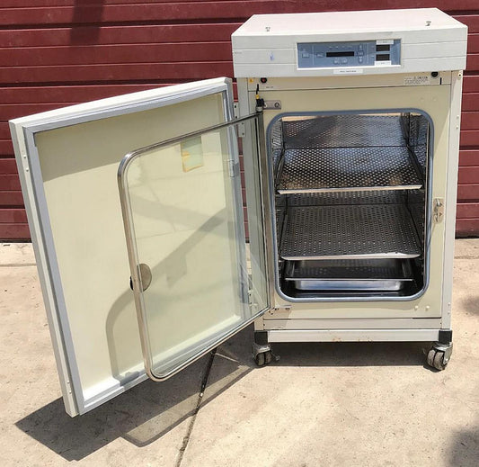FORMA 3110 CO2 JACKETED INCUBATOR EXCELLENT CONDITION 90 DAY WARRANTY FREE SHIP