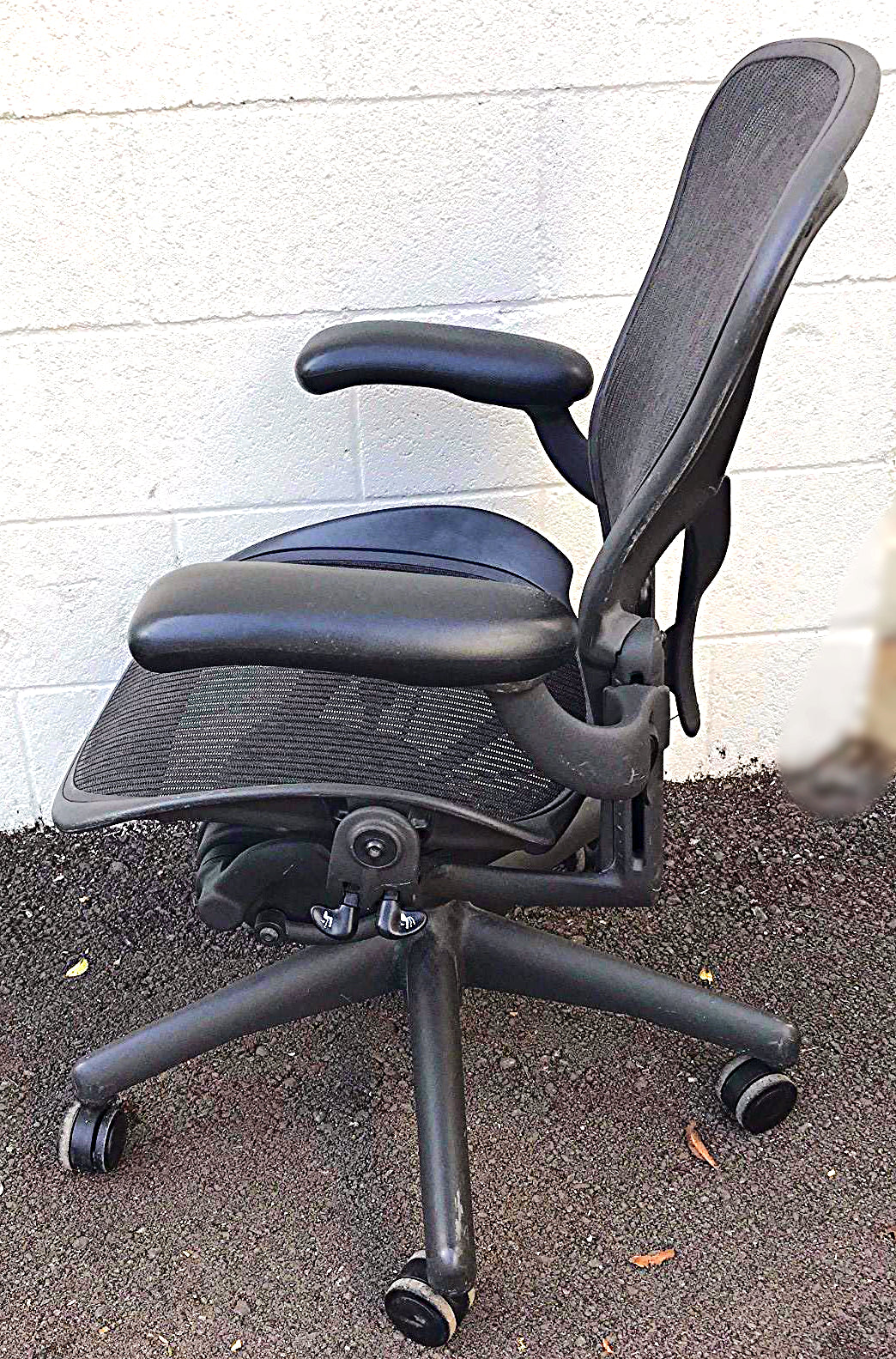 SET OF 4 HERMAN MILLER AERO CHAIRs BLACK Size B Chadwick & Bill Stumpf FREE SHIP