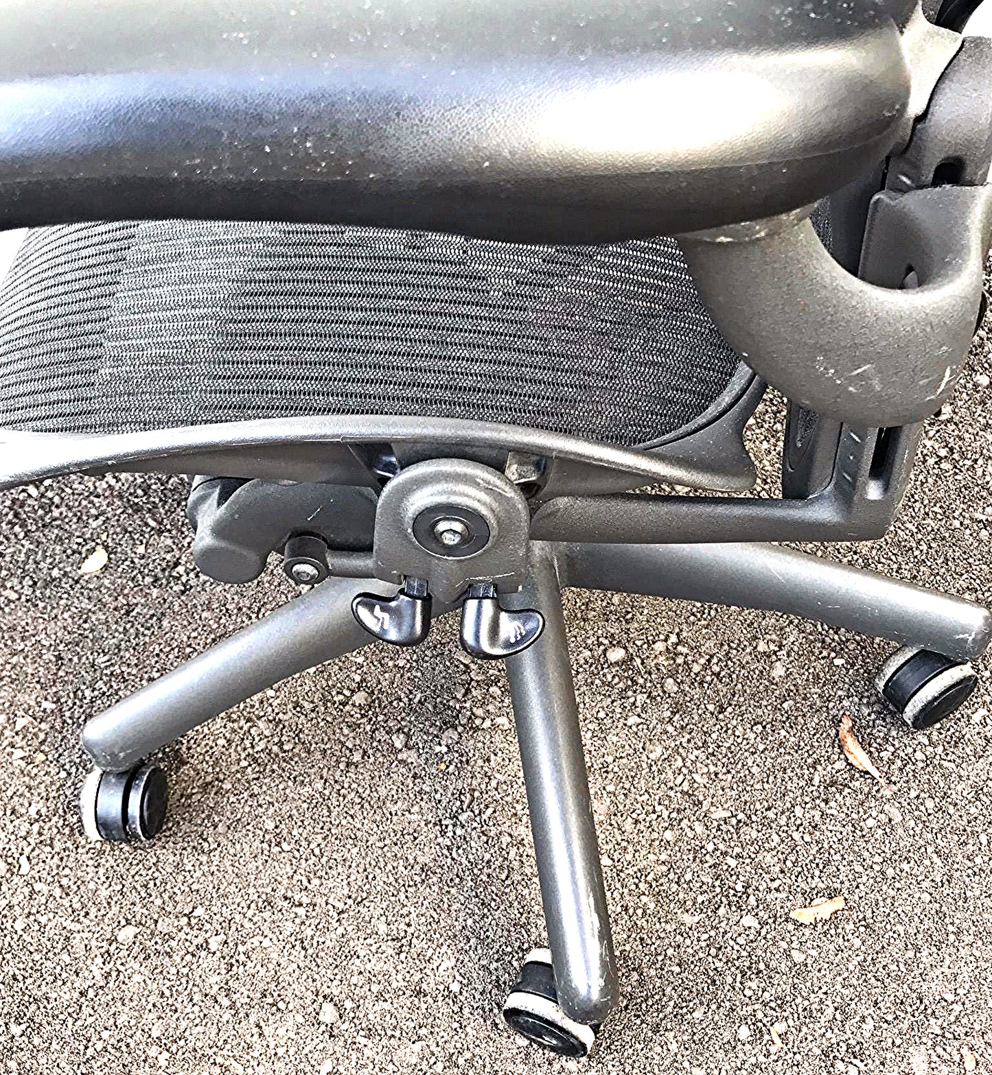 SET OF 4 HERMAN MILLER AERO CHAIRs BLACK Size B Chadwick & Bill Stumpf FREE SHIP