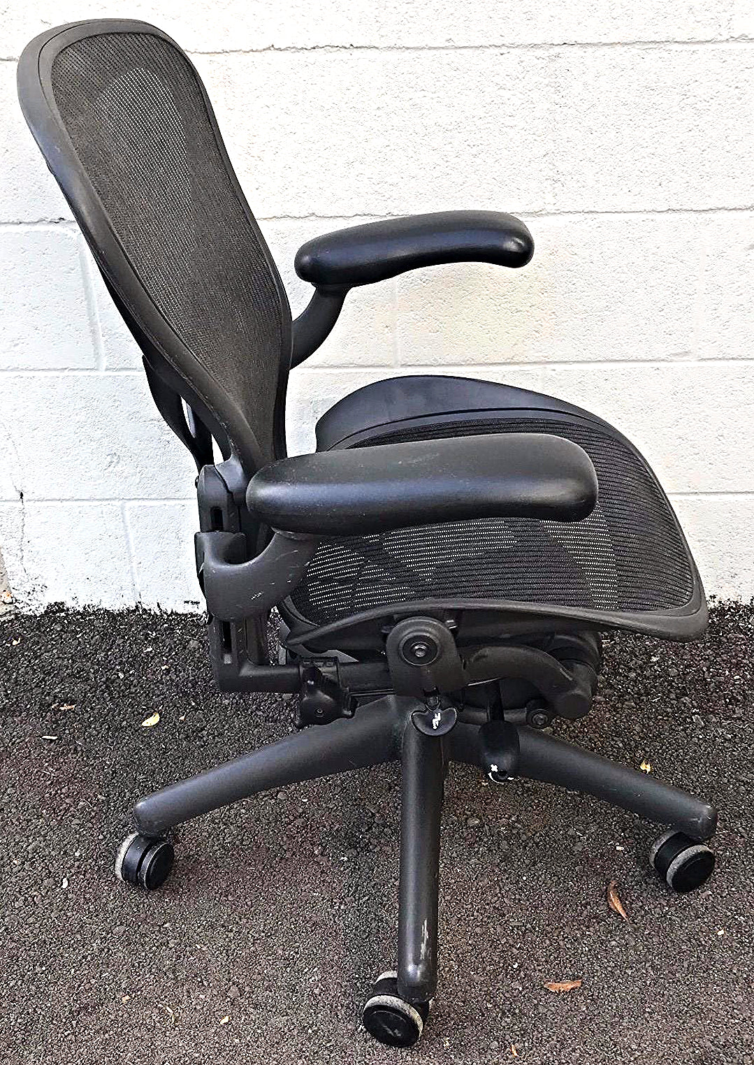 SET OF 4 HERMAN MILLER AERO CHAIRs BLACK Size B Chadwick & Bill Stumpf FREE SHIP