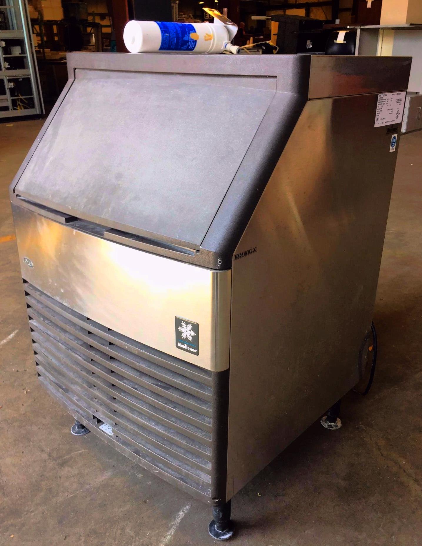 MANITOWOC QY0134A UNDERCOUNTER 140lbsDay HALF DICE AIR COOLED ICE MAKER FREESHIP