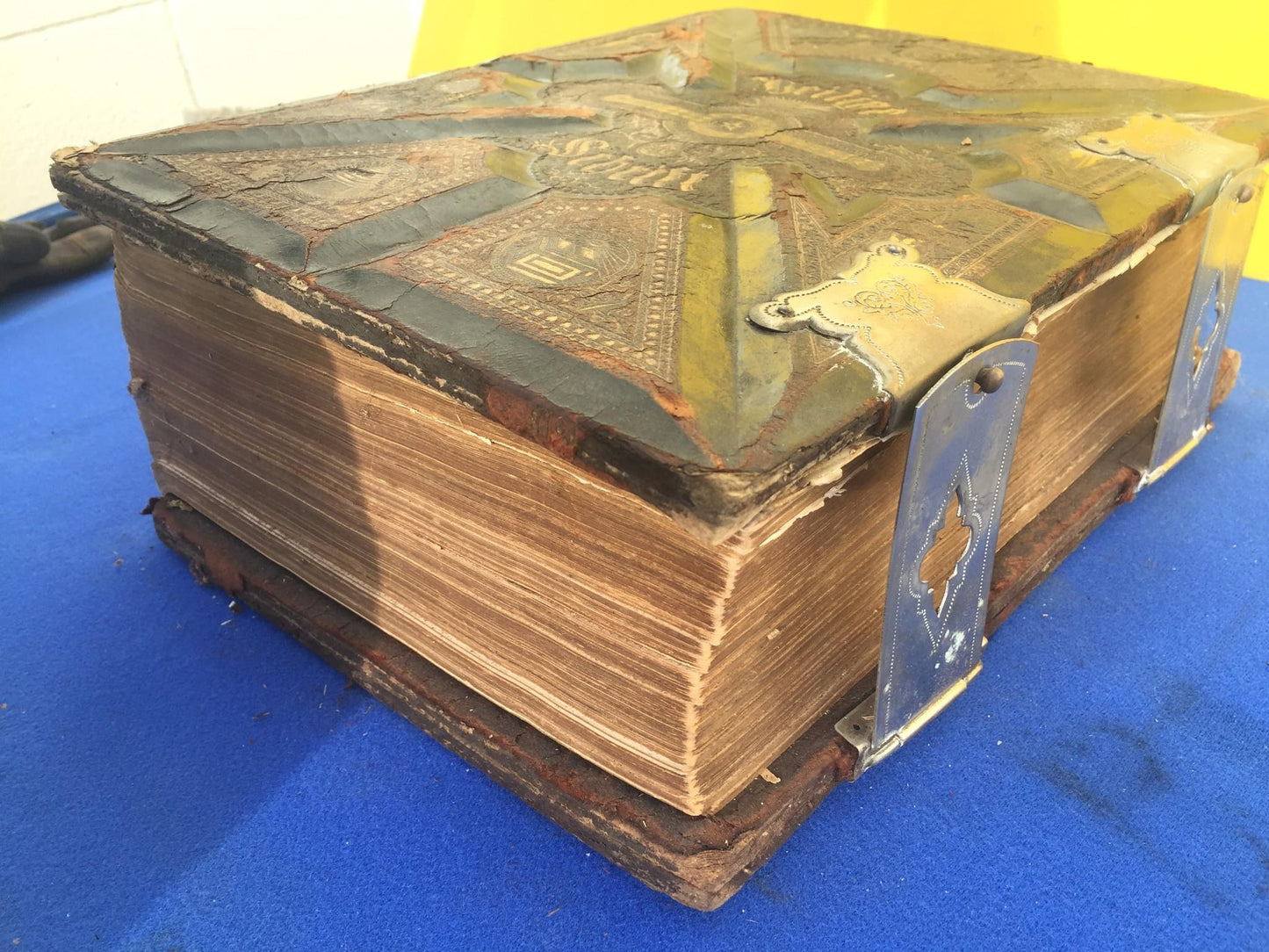 Antique GERMAN FAMILY BIBLE 1800's illustrated HEILIGE SCHRIFT BIBEL FREESHIP