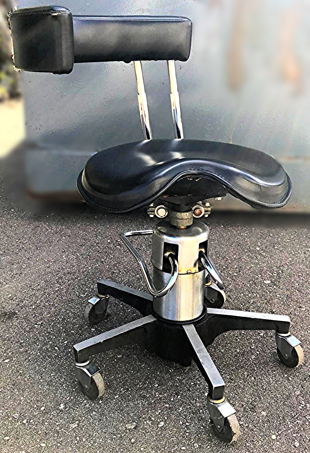 RELIANCE SADDLE SEAT 548 HYDRAULIC SURGERY DENTAL EXAM TATOO OFFICE STOOL