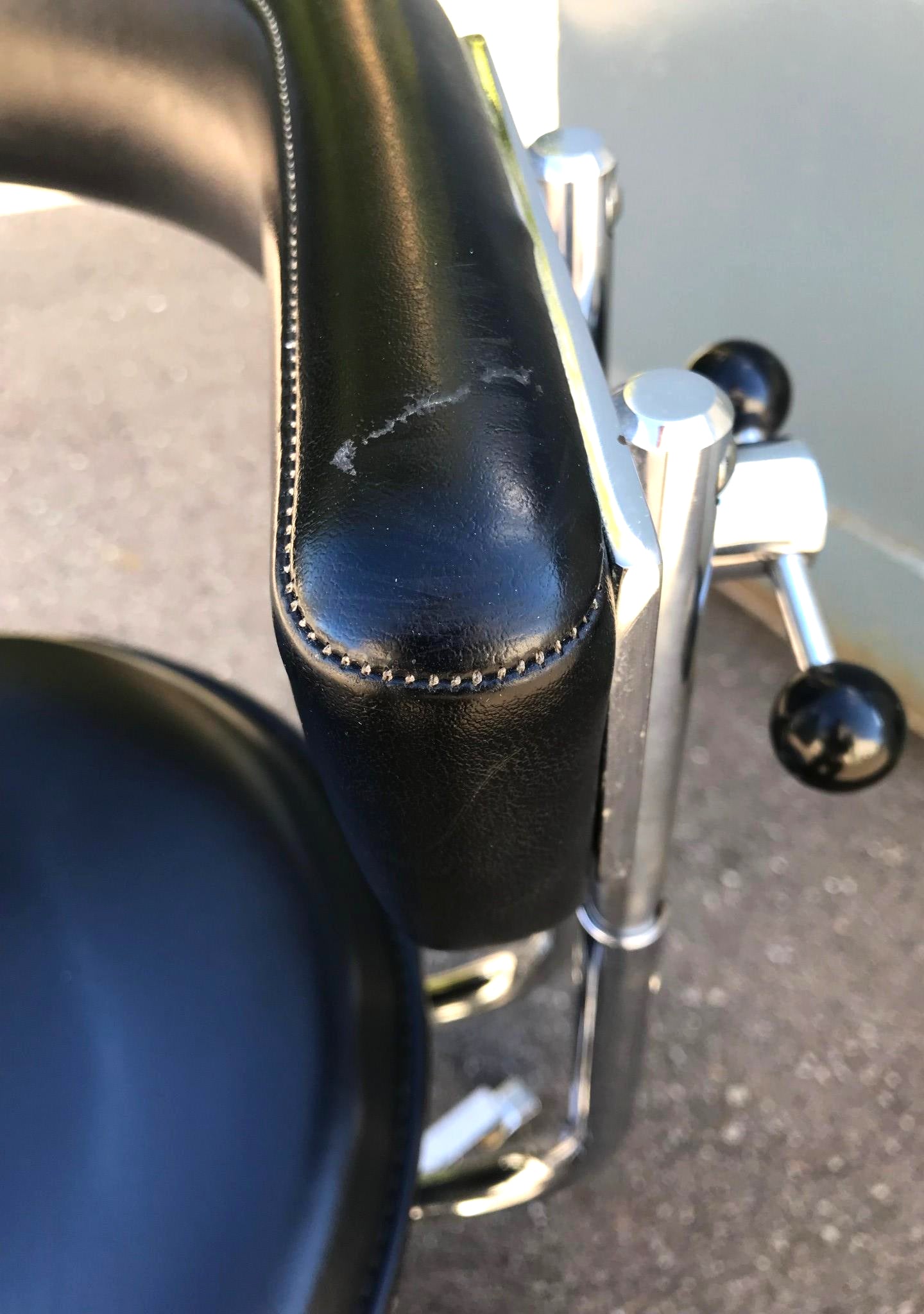 RELIANCE SADDLE SEAT 548 HYDRAULIC SURGERY DENTAL EXAM TATOO OFFICE STOOL