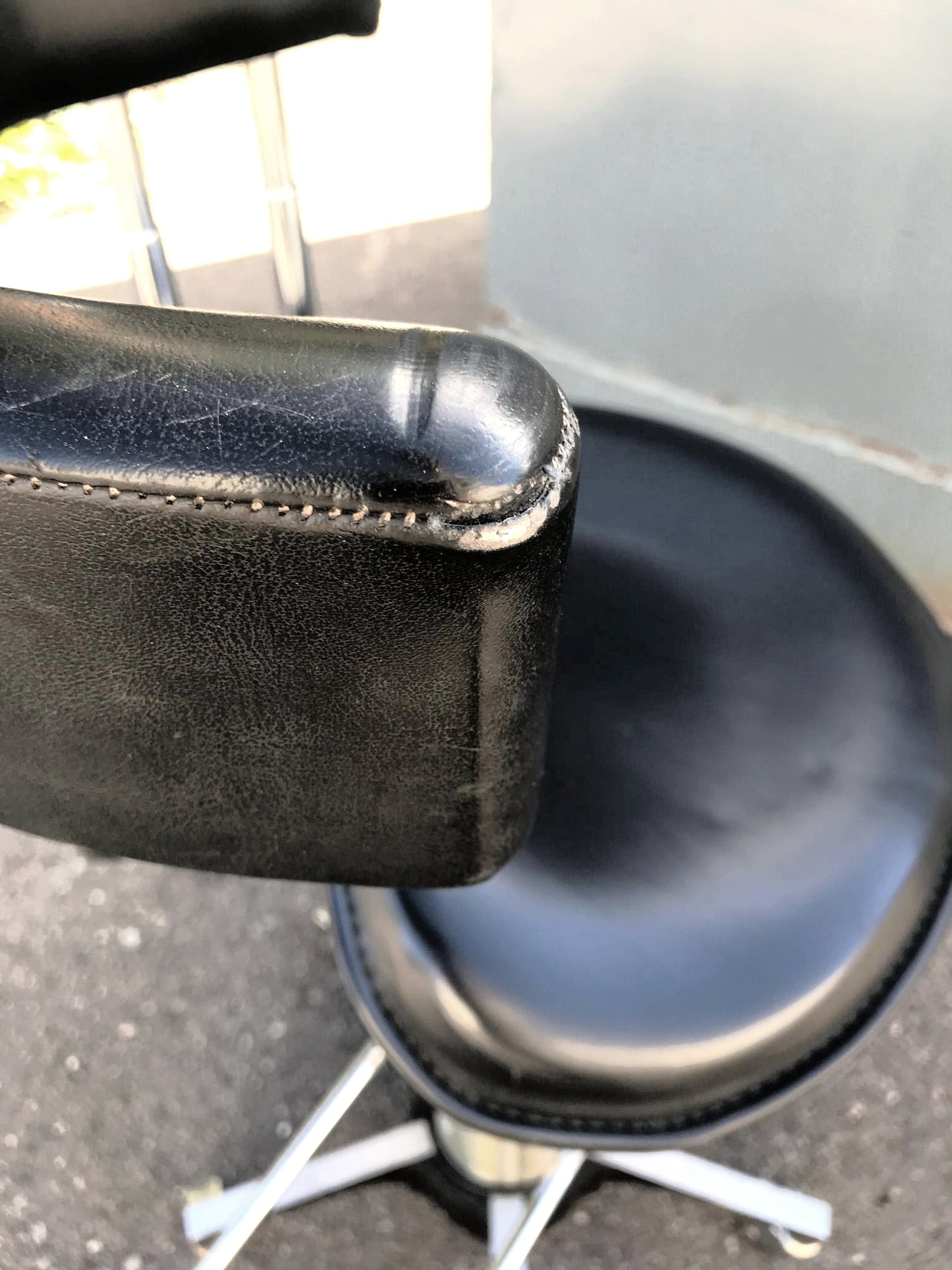 RELIANCE SADDLE SEAT 548 HYDRAULIC SURGERY DENTAL EXAM TATOO OFFICE STOOL