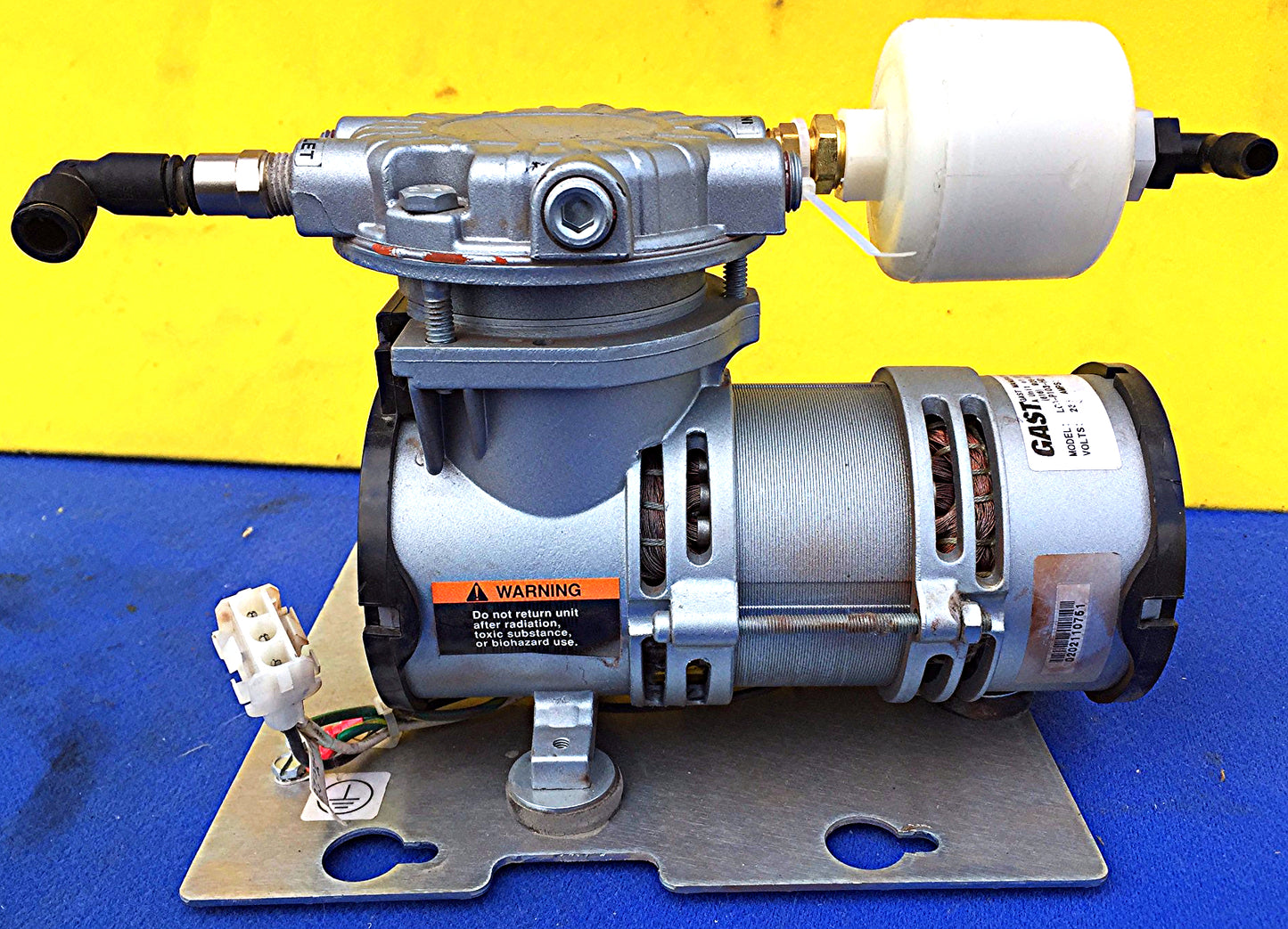 GAST LOA-P103-HD OIL LESS ROCKING PISTON .83cfm VACUUM PUMP newoutbox FREESHIP