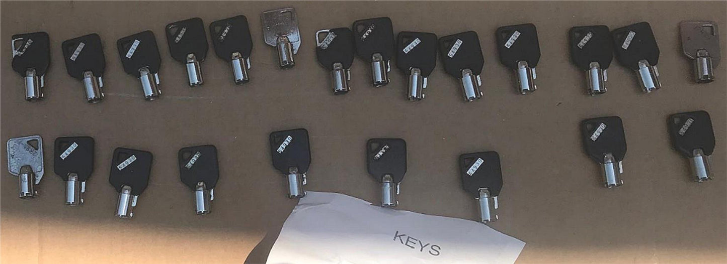 LOT 75 HOSPIRA LifeCare PCA™ FAMILY Infusion SysteM (23 with KEYS) FREE USA SHIP