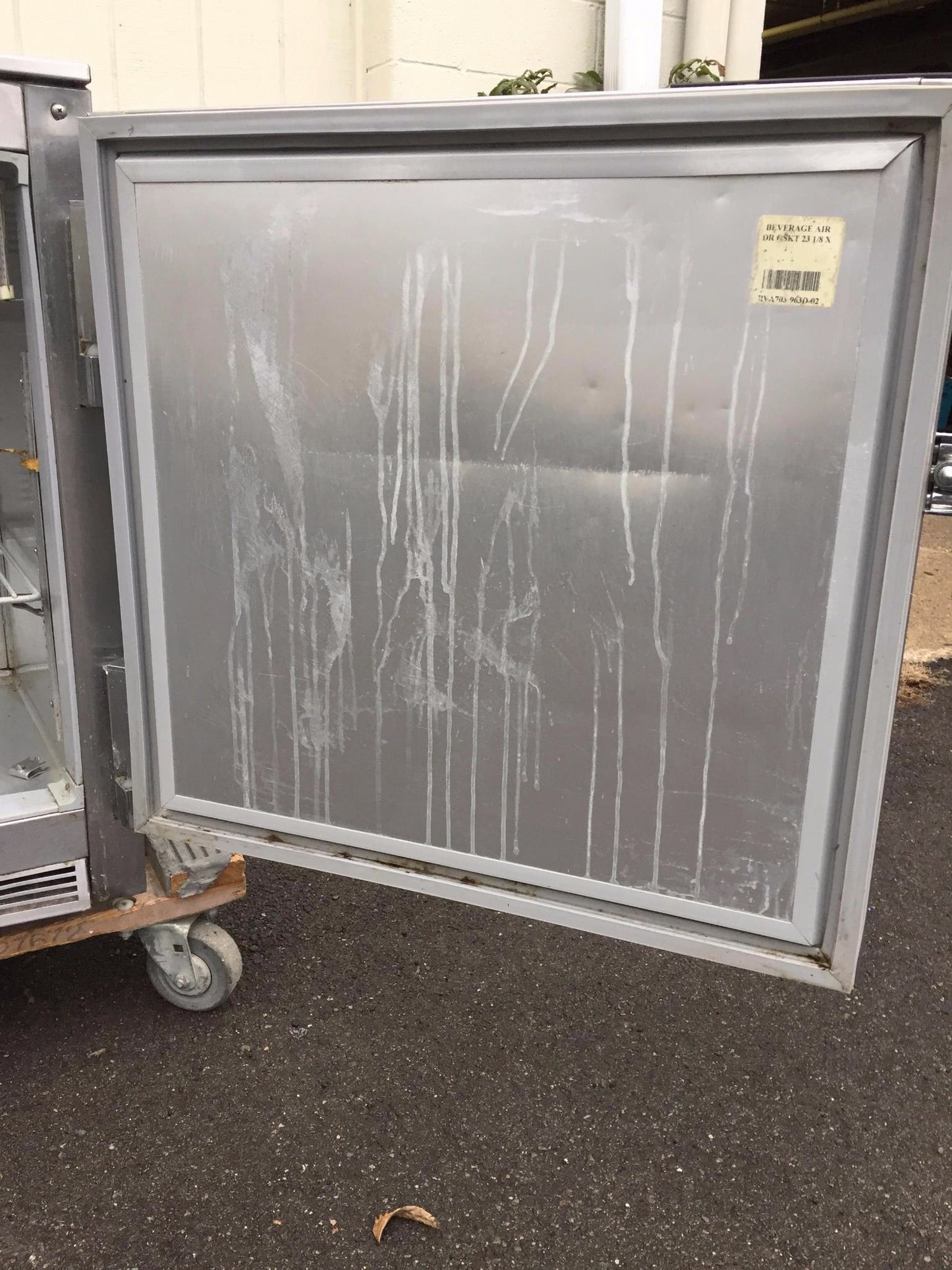 BEVERAGE AIR UCR27A UNDERCOUNTER REFRIGERATOR FREE SHIP