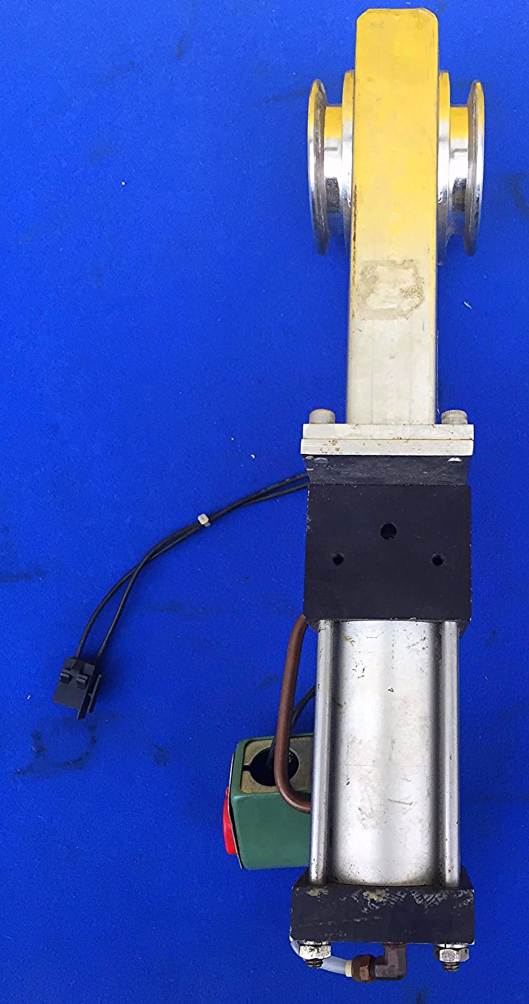 CRYO TORR VAC VACUUM PUMP Model number SA322  FREE SHIPPING