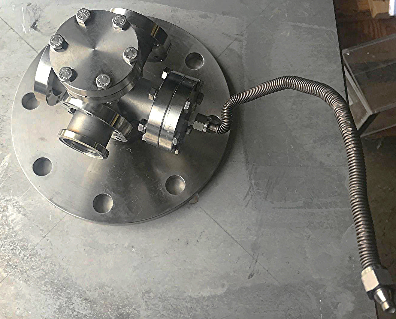 VARIAN MDC HAYWARD HPS DI HIGH VACUUM 6SIX WAY CONNECTOR with 9" PIPE END COVER