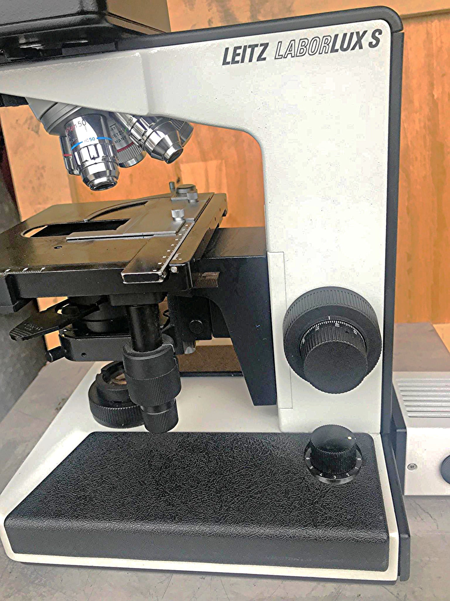 LEICA LEITZ LABORLUX S PHASE CONTRAST MICROSCOPE STAGE 4 OBJECTIVES WATCH VIDEO