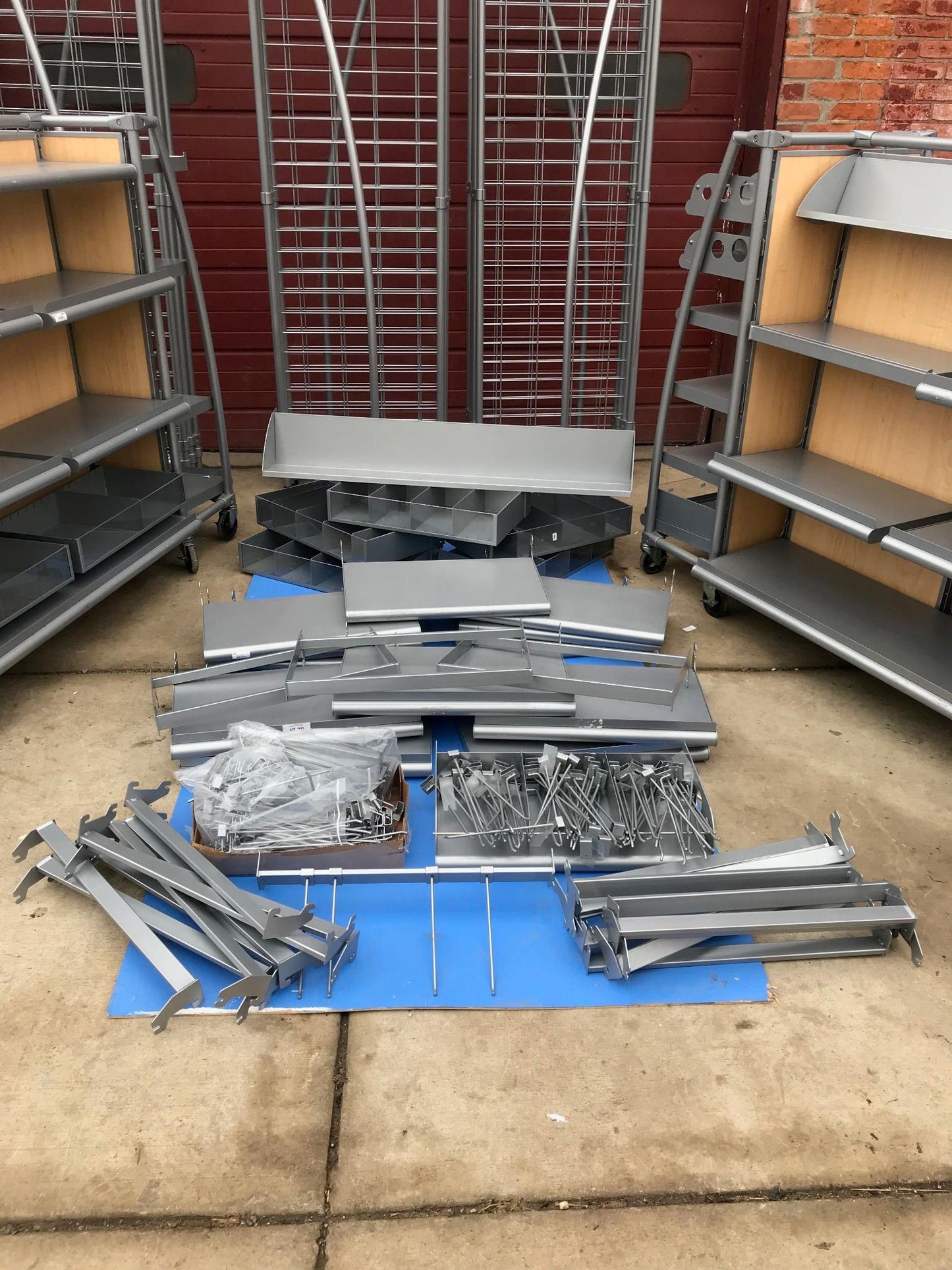 ARAMARK MERCHANDISER STORE DELI RETAIL RACK CART DISPLAY STAND SHOWCASE WatchVID