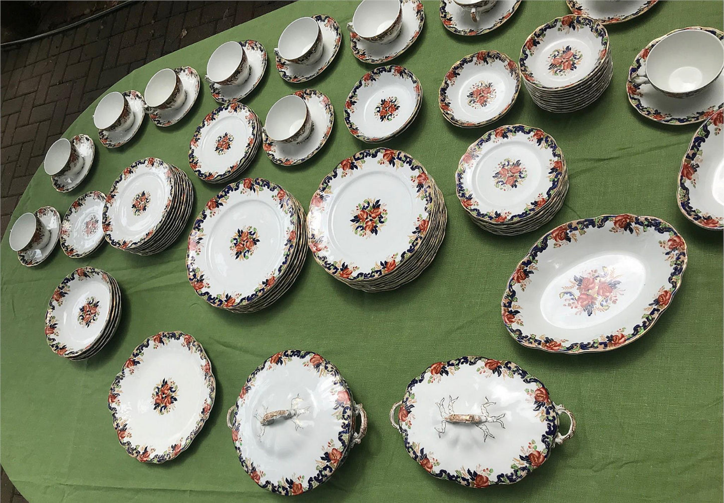 MAJESTIC MADDOCK & SONS 91 PIECE MULTICOLORED GOLDTRIM ENGLISH CHINA SET PERFECT