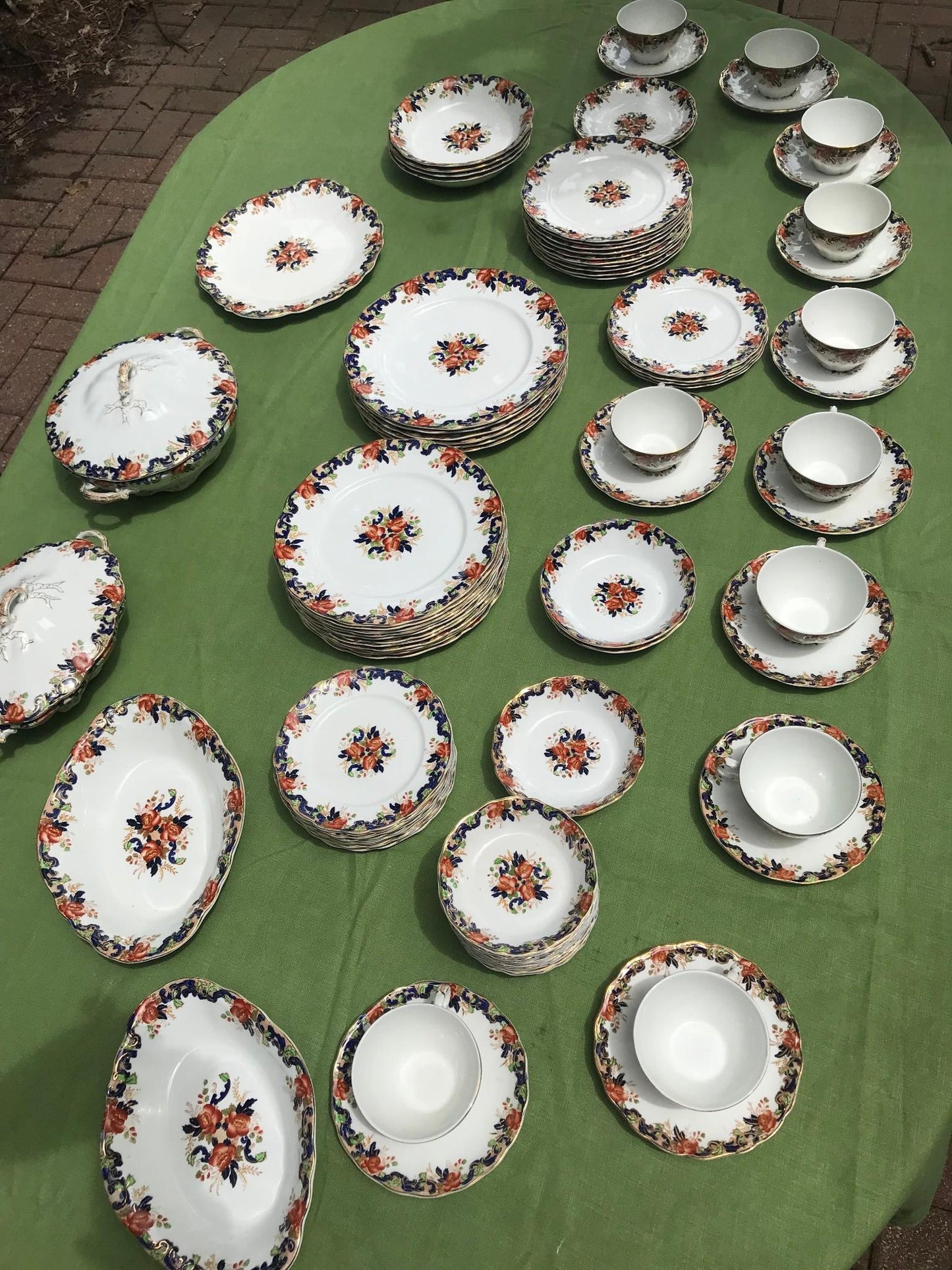 MAJESTIC MADDOCK & SONS 91 PIECE MULTICOLORED GOLDTRIM ENGLISH CHINA SET PERFECT