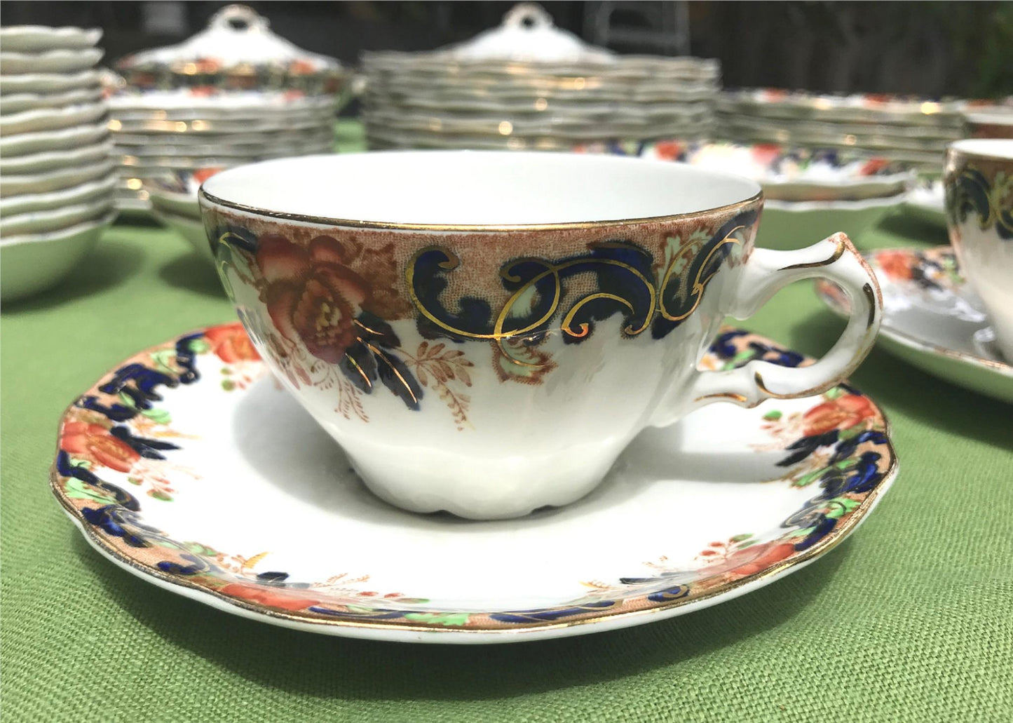 MAJESTIC MADDOCK & SONS 91 PIECE MULTICOLORED GOLDTRIM ENGLISH CHINA SET PERFECT