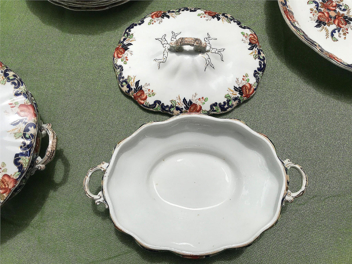 MAJESTIC MADDOCK & SONS 91 PIECE MULTICOLORED GOLDTRIM ENGLISH CHINA SET PERFECT