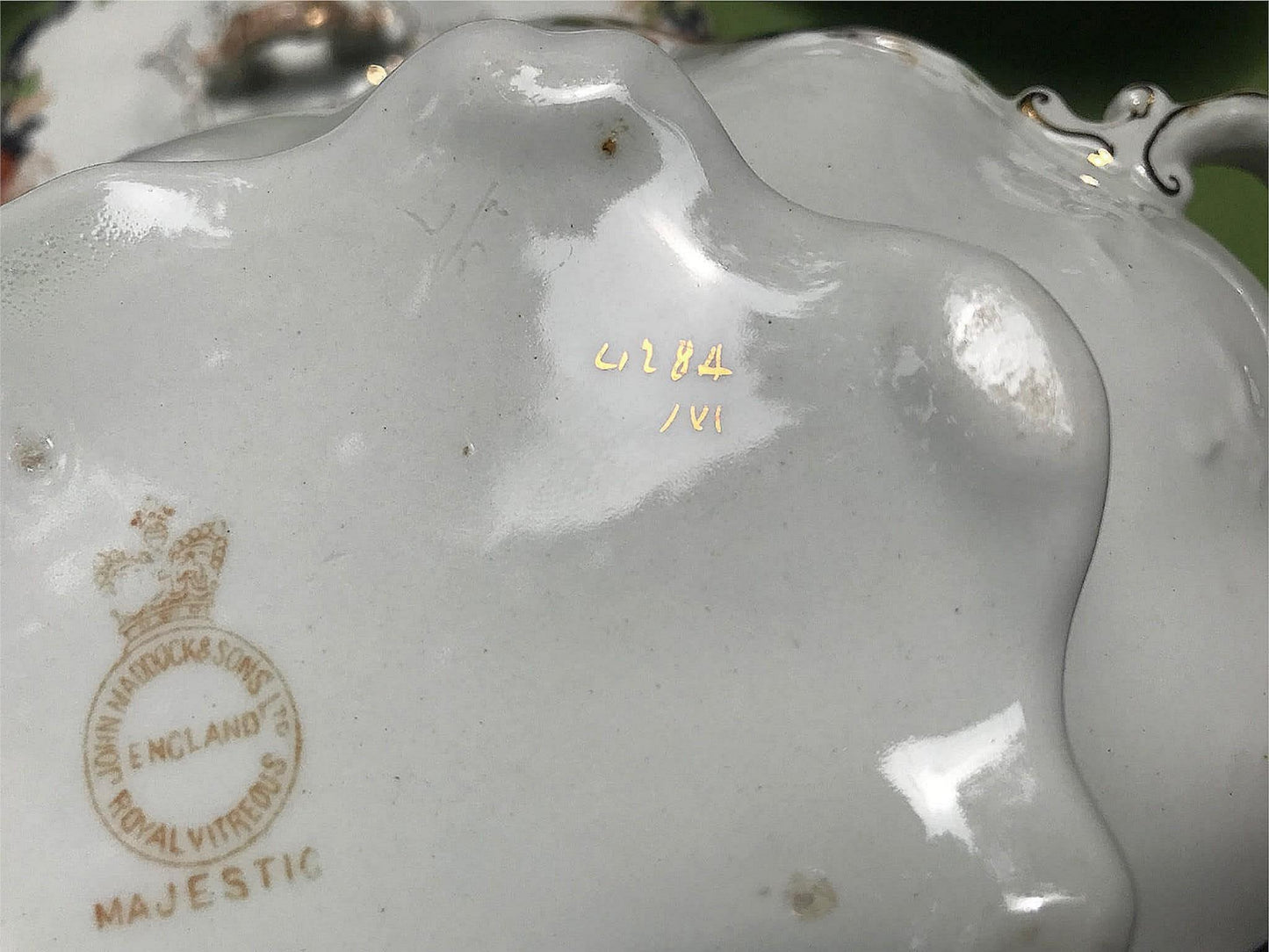 MAJESTIC MADDOCK & SONS 91 PIECE MULTICOLORED GOLDTRIM ENGLISH CHINA SET PERFECT