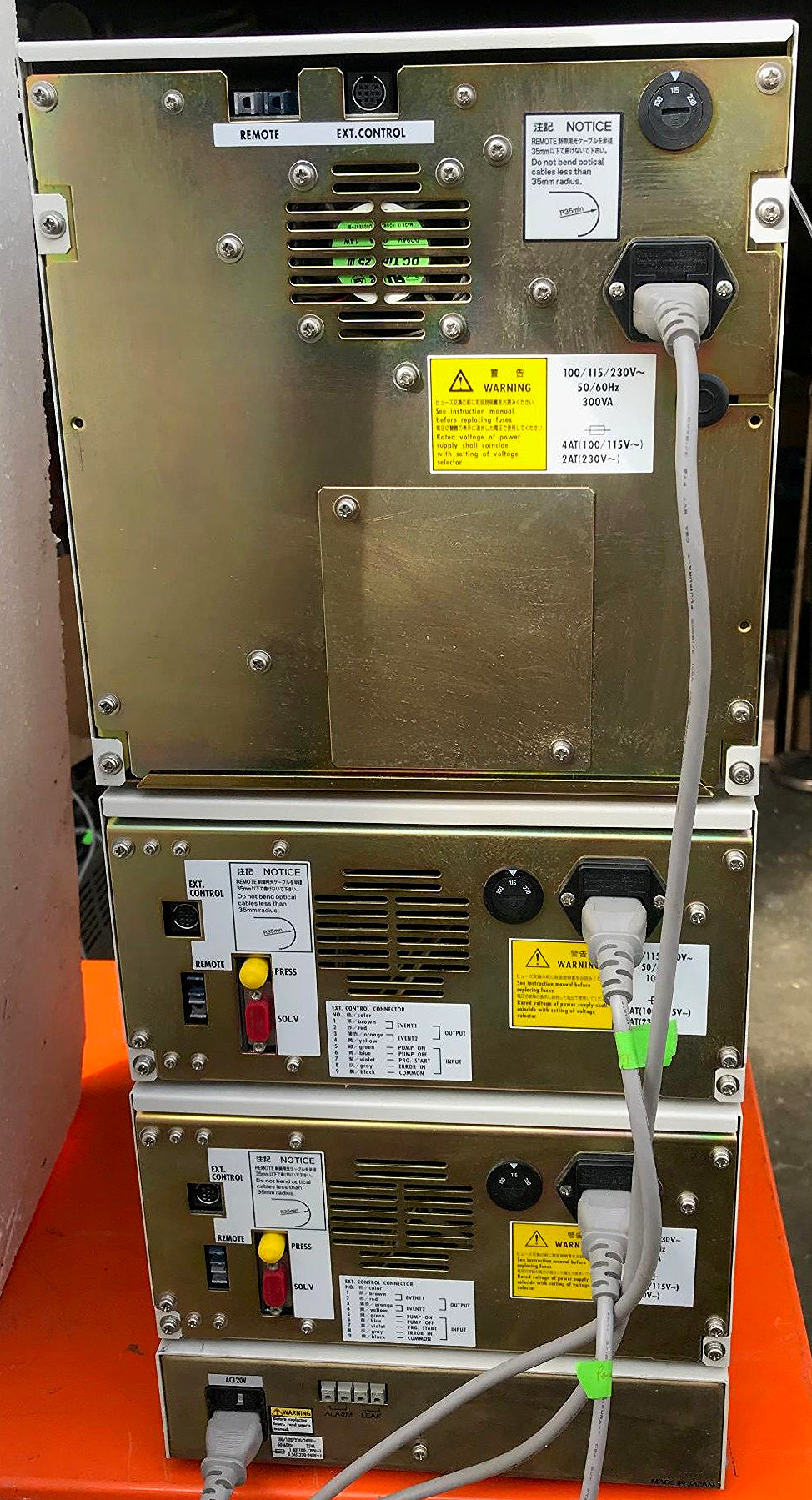 SHIMATZU DGU-14A SIL-10AD vp LC-10AD VP  LAB HPLC GAS CHROMATOGRAPH WATCH VIDEO