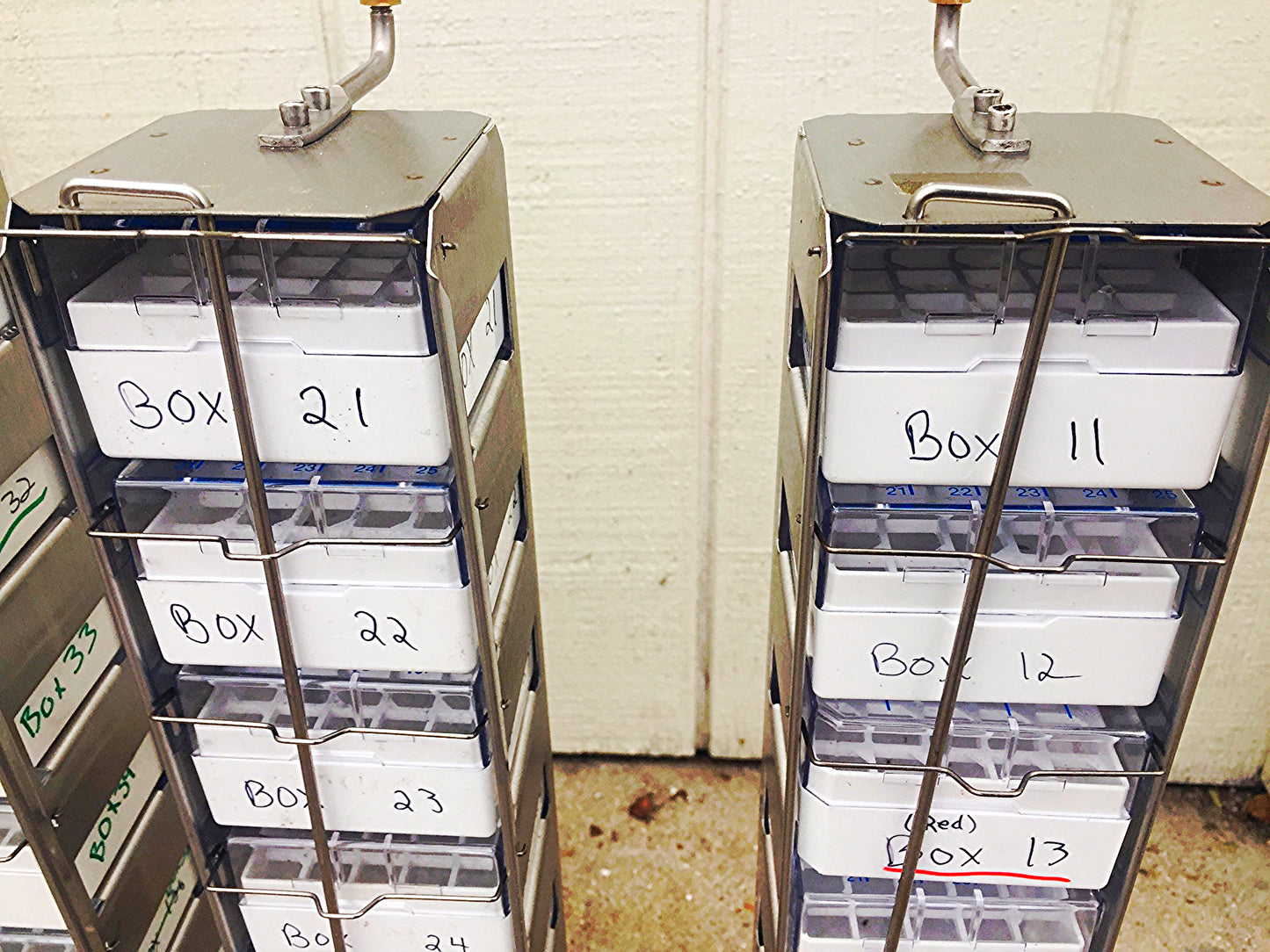 LOCATOR 8 PLUS BARNSTEAD CY50975-70 CRYO BIOLOGICAL STORAGE TANK CRYOGENIC FSHIP