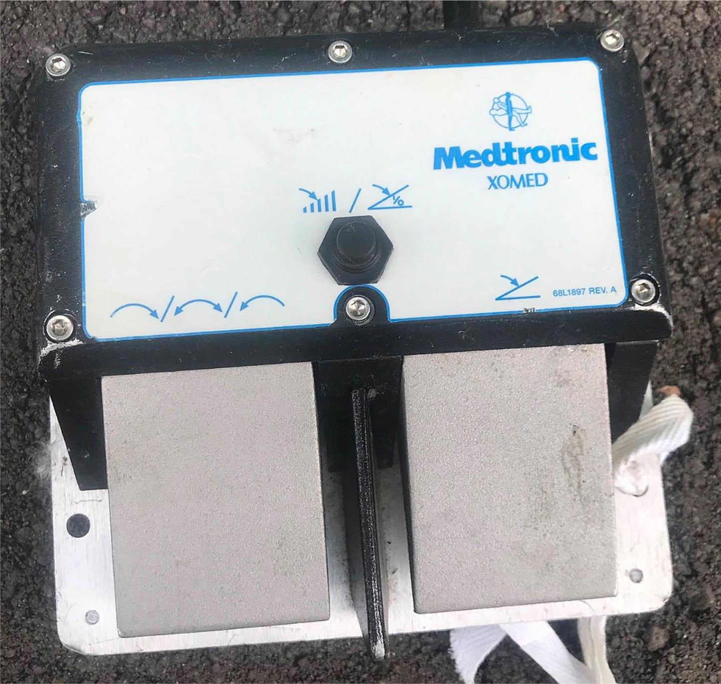 MEDTRONIC XPS 3000 MICRODEBRIDER MONITOR IV STAND WHEELS + FOOT PEDAL FREE SHIP