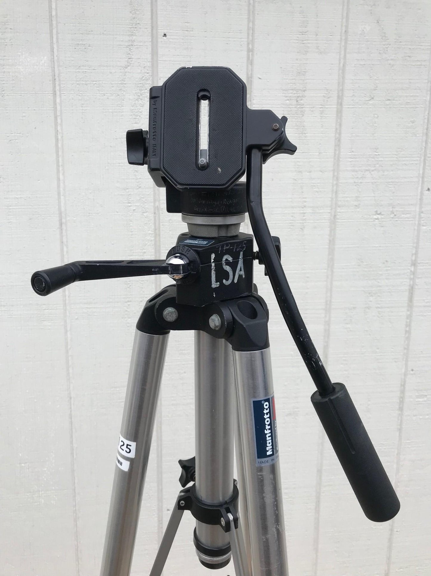 MANFROTTO 3033 PROFESSIONAL TRIPOD & 3126 FLUID HEAD w/ CASE by BOGEN  FREE SHIP