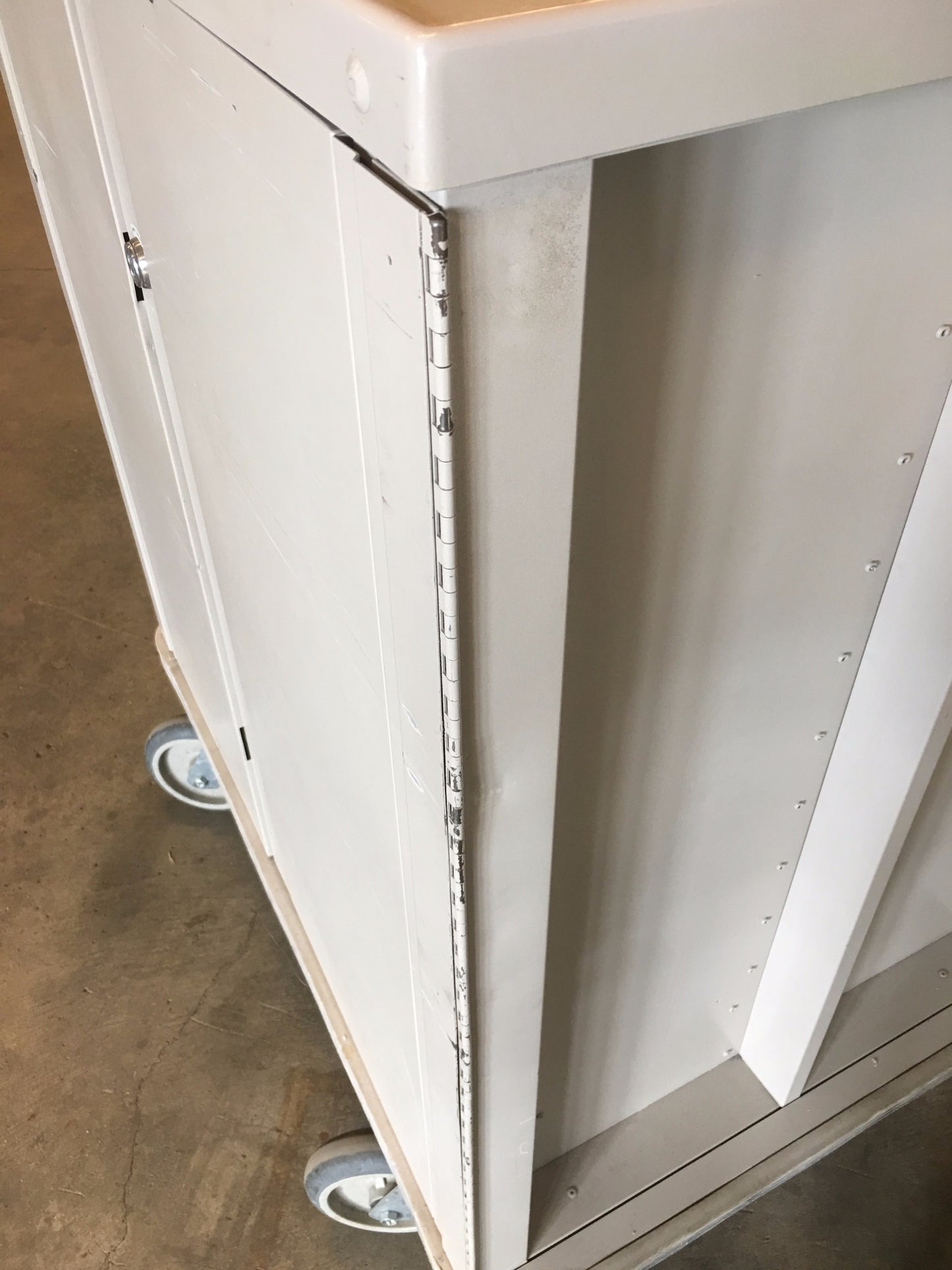 LIONVILLE PHARMACY MEDICINE STORAGE HOSPITAL DISTRIBUTION CRASH CART FREESHIPING